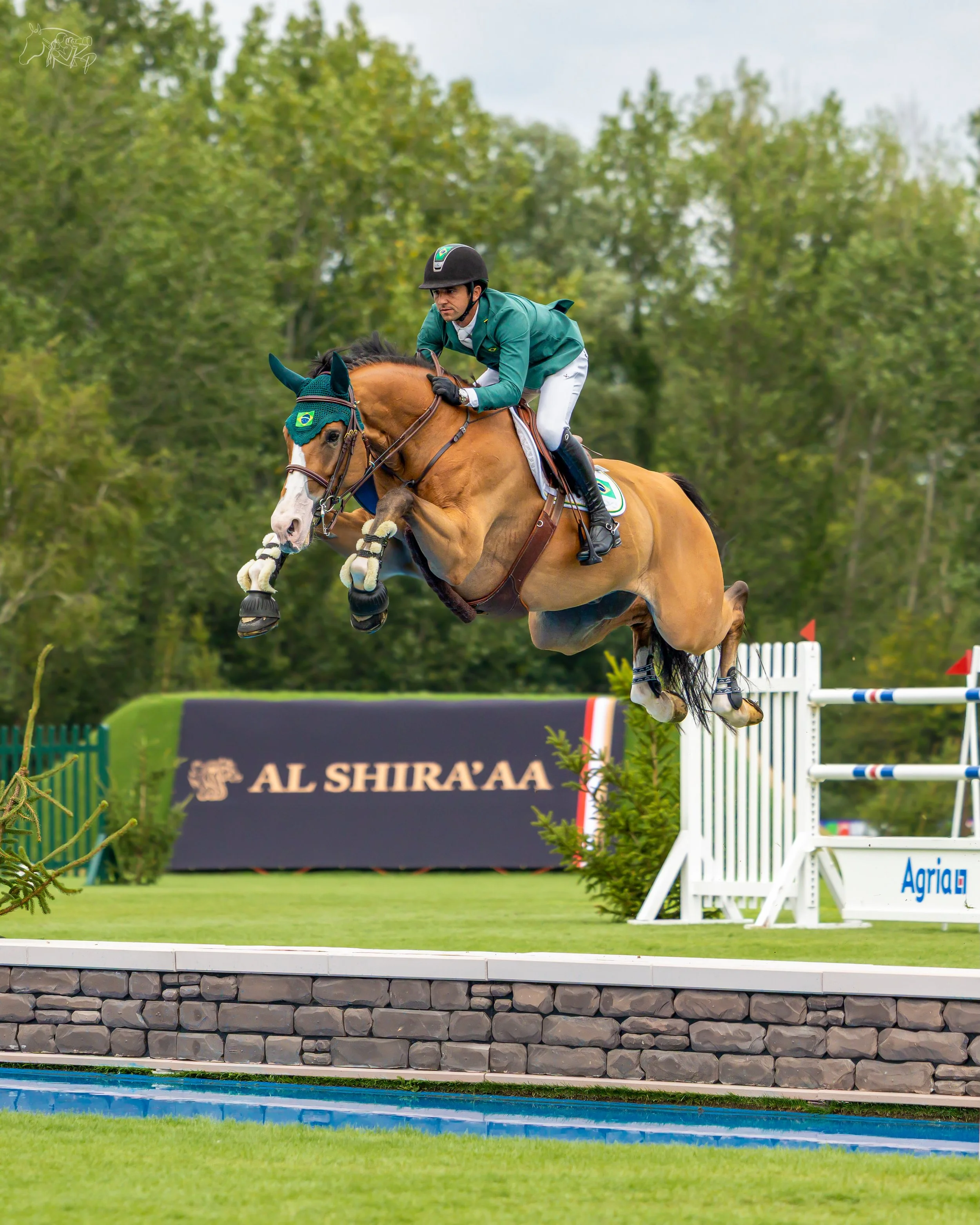 Air Force Ilex! ✈️

@marlonzanotelli and Ilex take flight at the water in the Agria Nations Cup of Great Britain at @hicksteadevents. 🇧🇷 

📸 @kirsty_pasto 

#KirstyPastoMedia