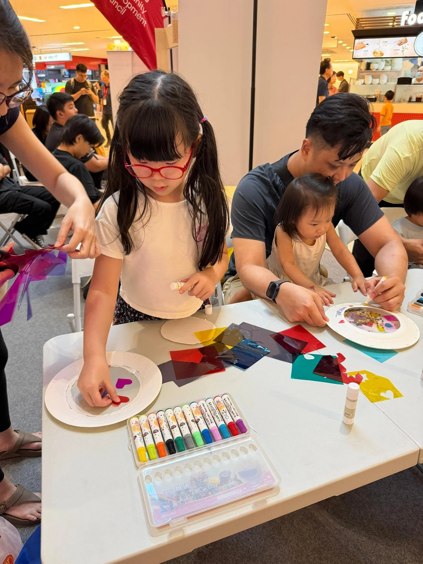 Merging art with music.
Before the beautiful performance “The Merlion and Laut” by our partner @pasatmerdu , participants created their own ocean drums — rhythmic artworks inspired by the sea.
Later, everyone joined in the performa