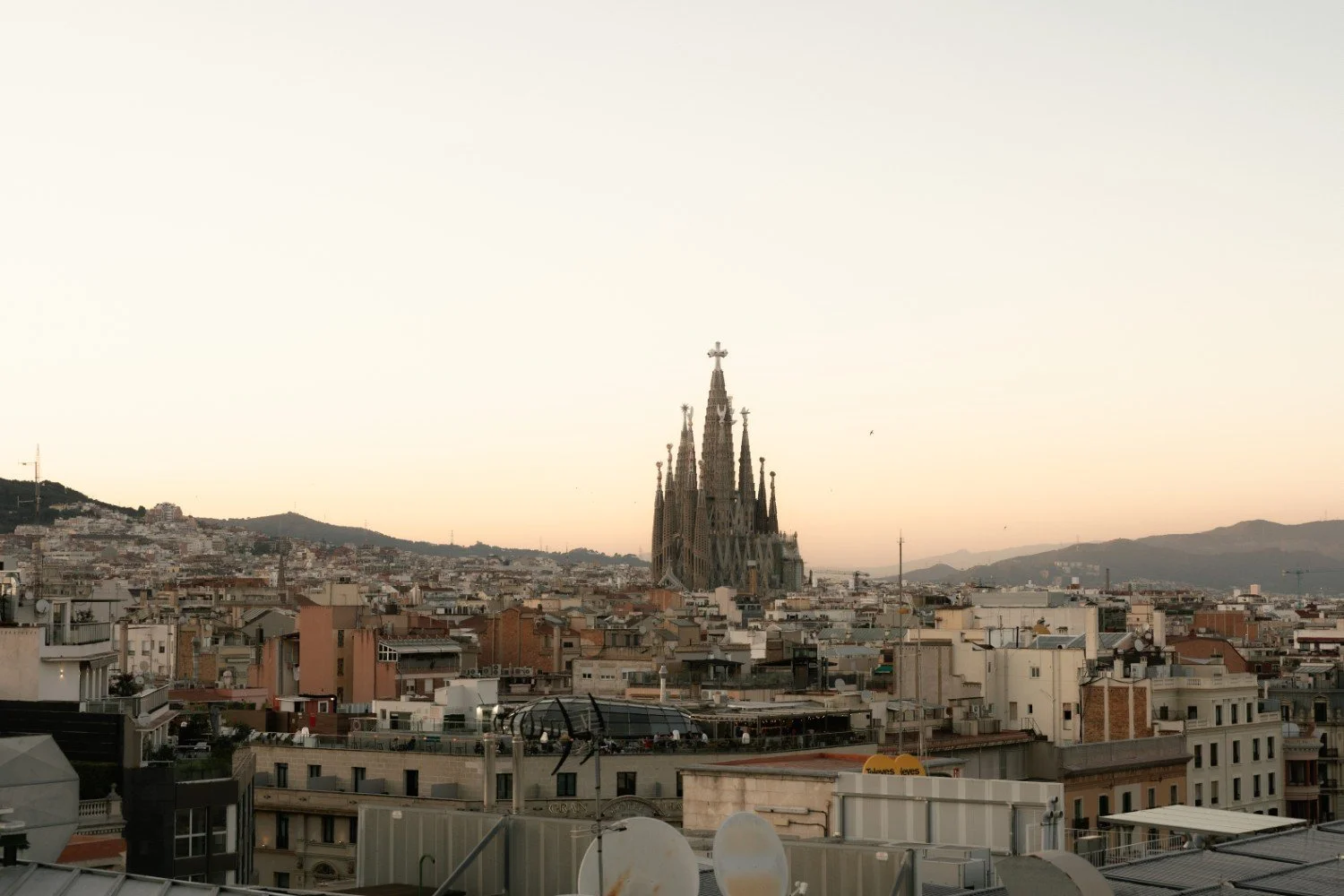 2. Why Couples Keep Choosing Barcelona Option- rubenlarruy.jpg