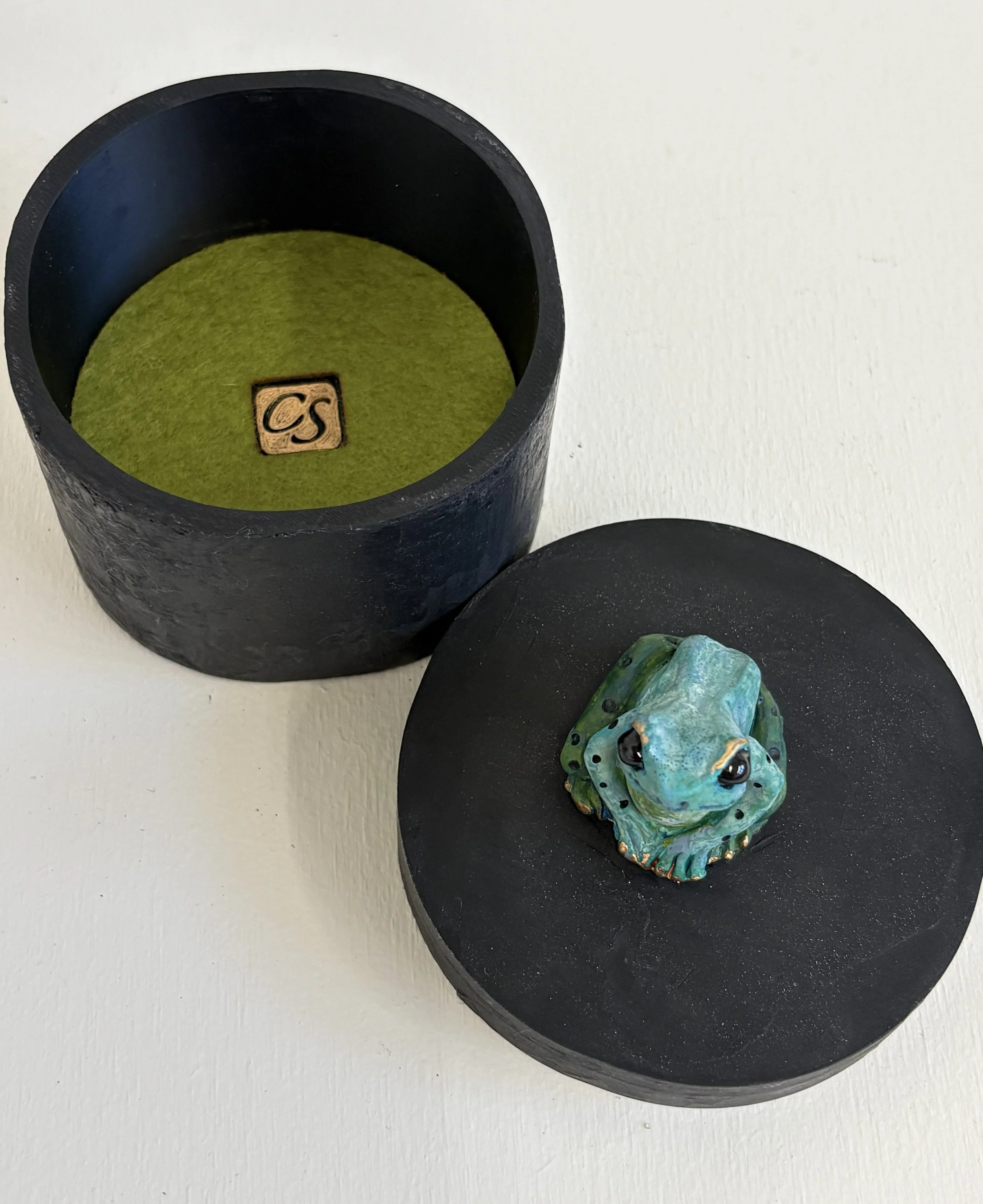 Teal and Green Round Frog Box Open View.jpg