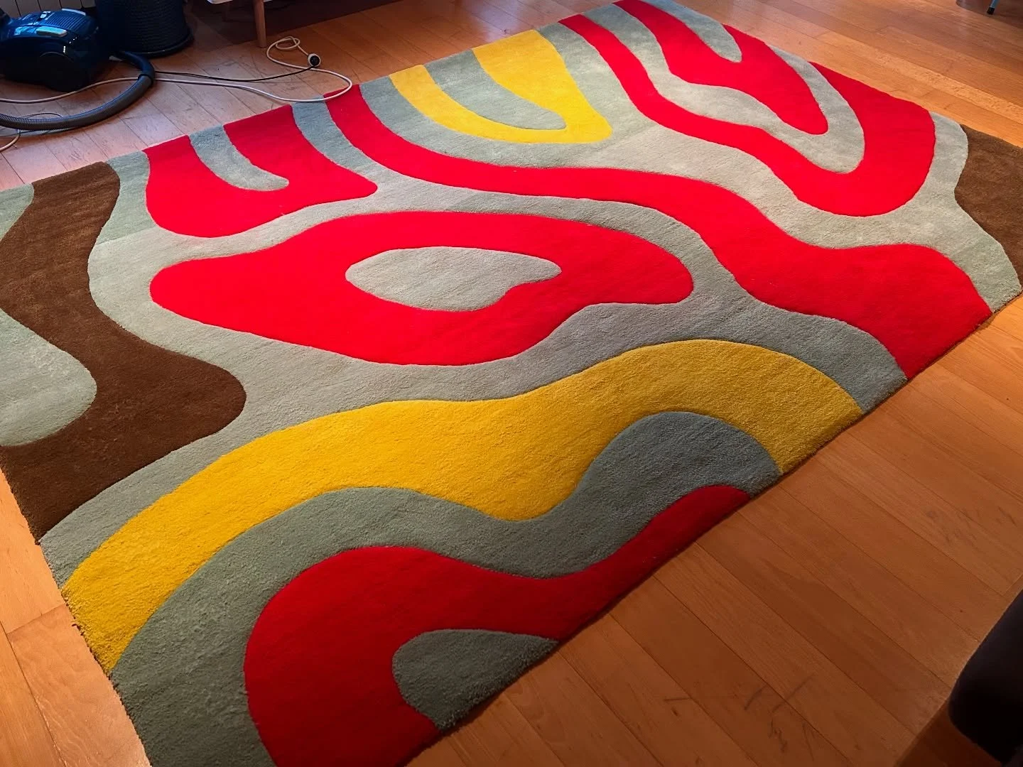 I&rsquo;m gonna miss this one! Enjoy your forever home! 😅 
&bull;
My biggest, most challenging piece so far, but I&rsquo;m so happy with the result. Designed specifically for my clients&rsquo; living room based on colours and shapes that fit with th