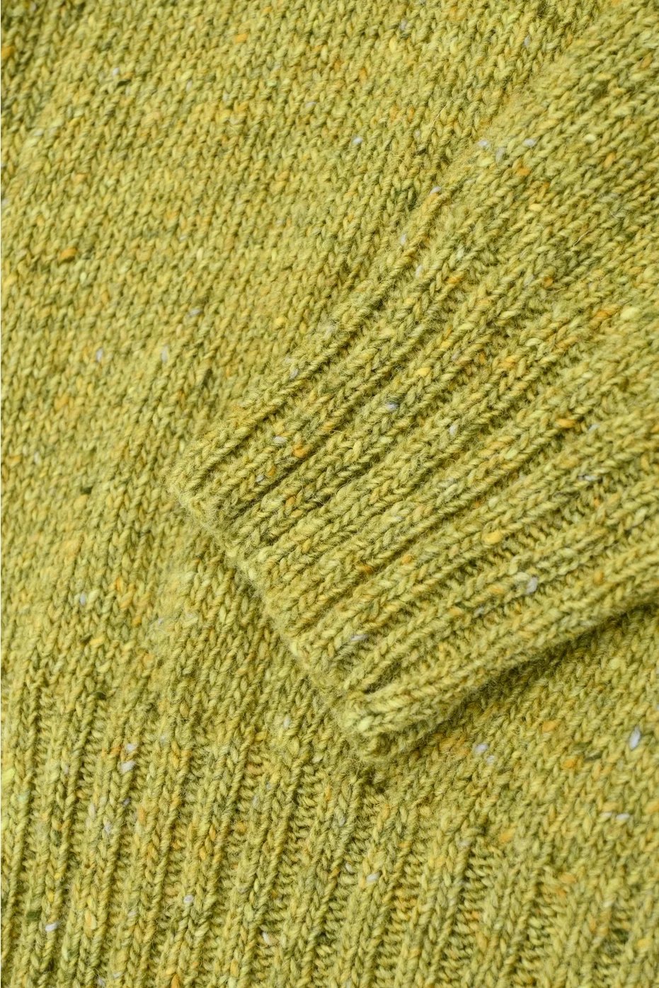 Gweni-Gwyllt-cardy-lime-green.webp