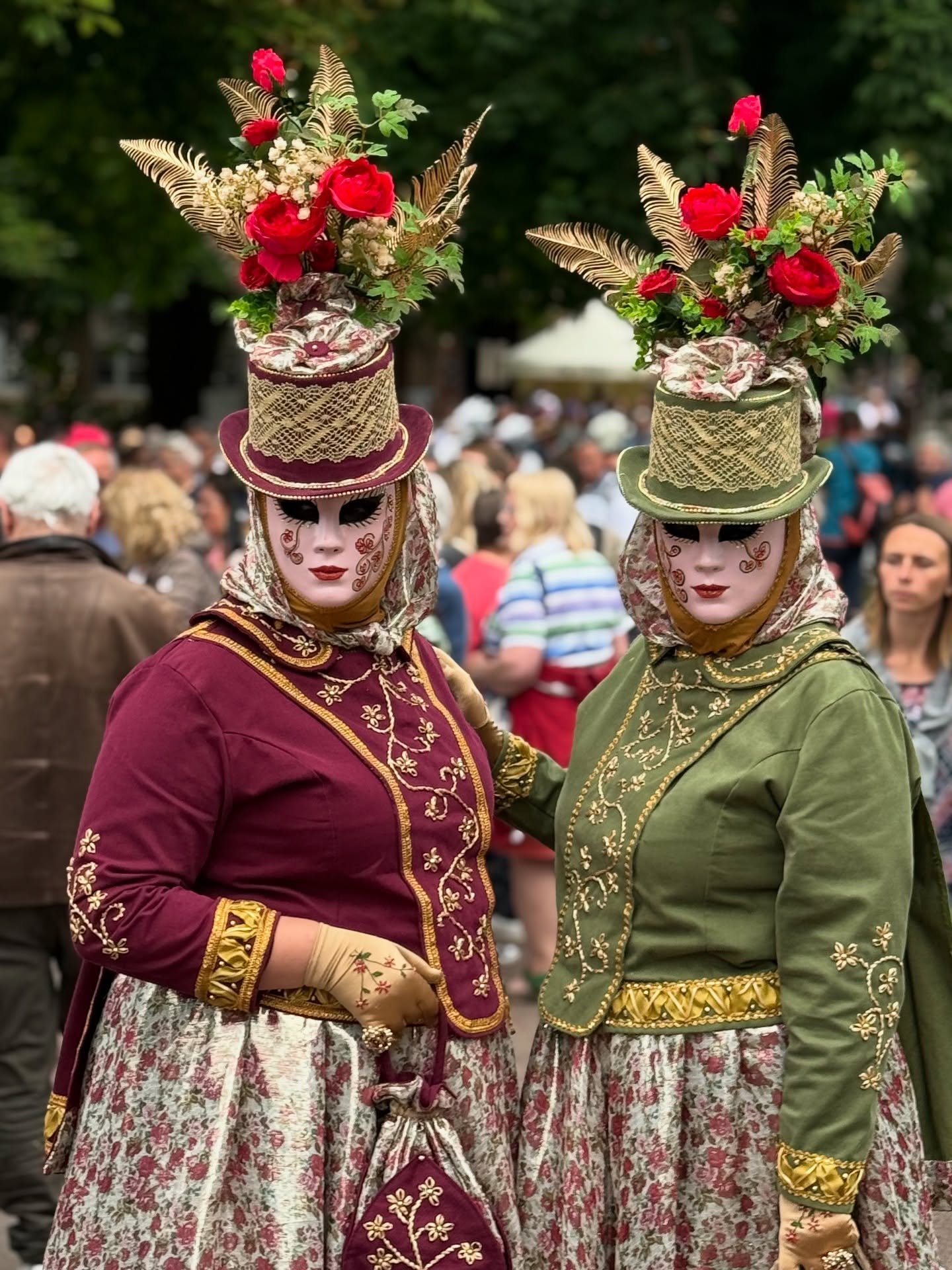 96&egrave;me &eacute;dition de la F&Ecirc;TE DES ROSES &agrave; Gerberoy &hearts;️🌹

Rosi&eacute;ristes, 
Jazzdiniers
D&eacute;fil&eacute;
Animations tous &acirc;ges
Stands artisanaux
Restauration sur place
#f&ecirc;tedesroses 
#gerberoy 
#gerberoy_