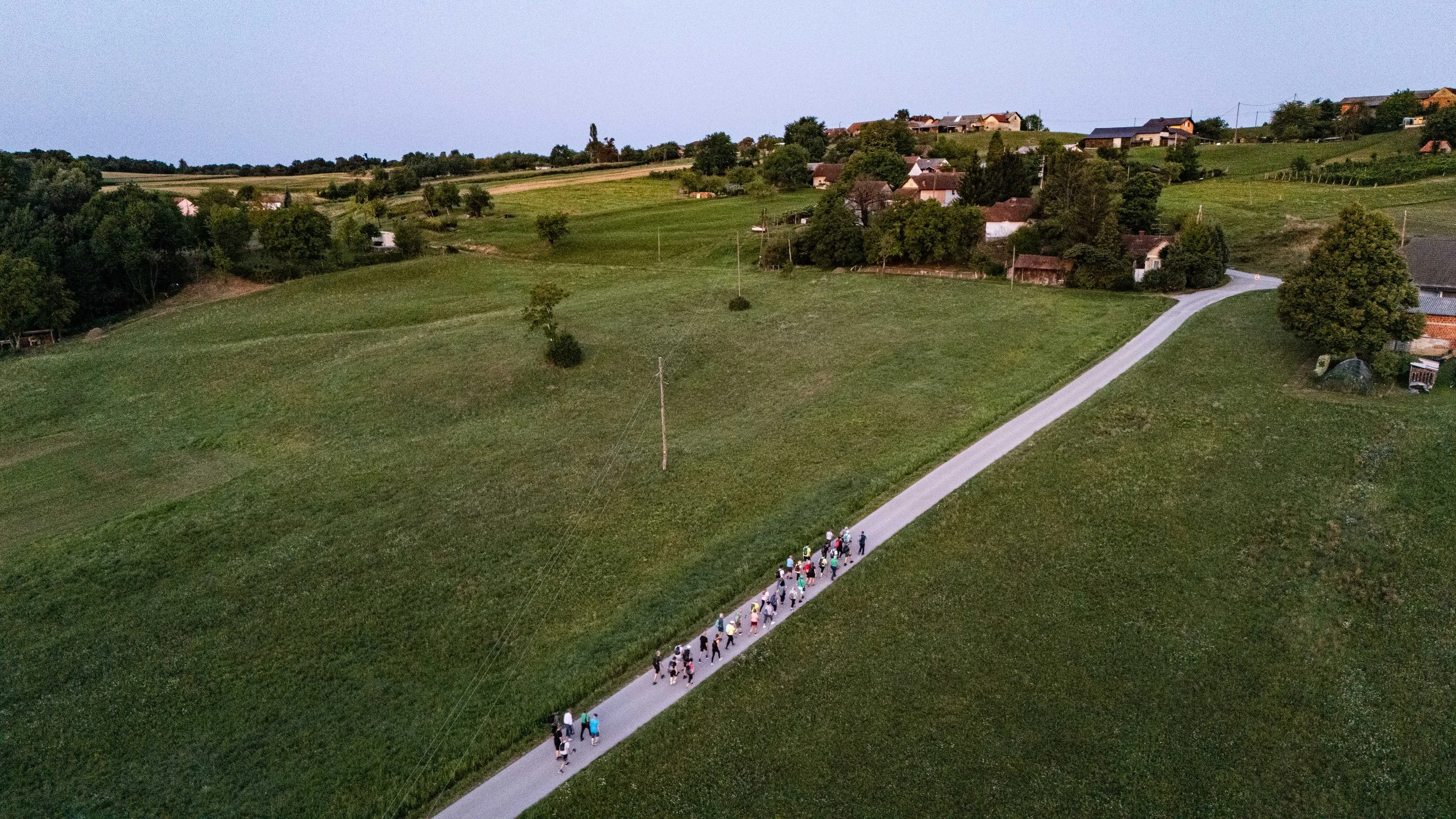 FOTO: ZGODAJ ZJUTRAJ SO SE ODPRAVILI IZ PEČAROVEC DO GRADA