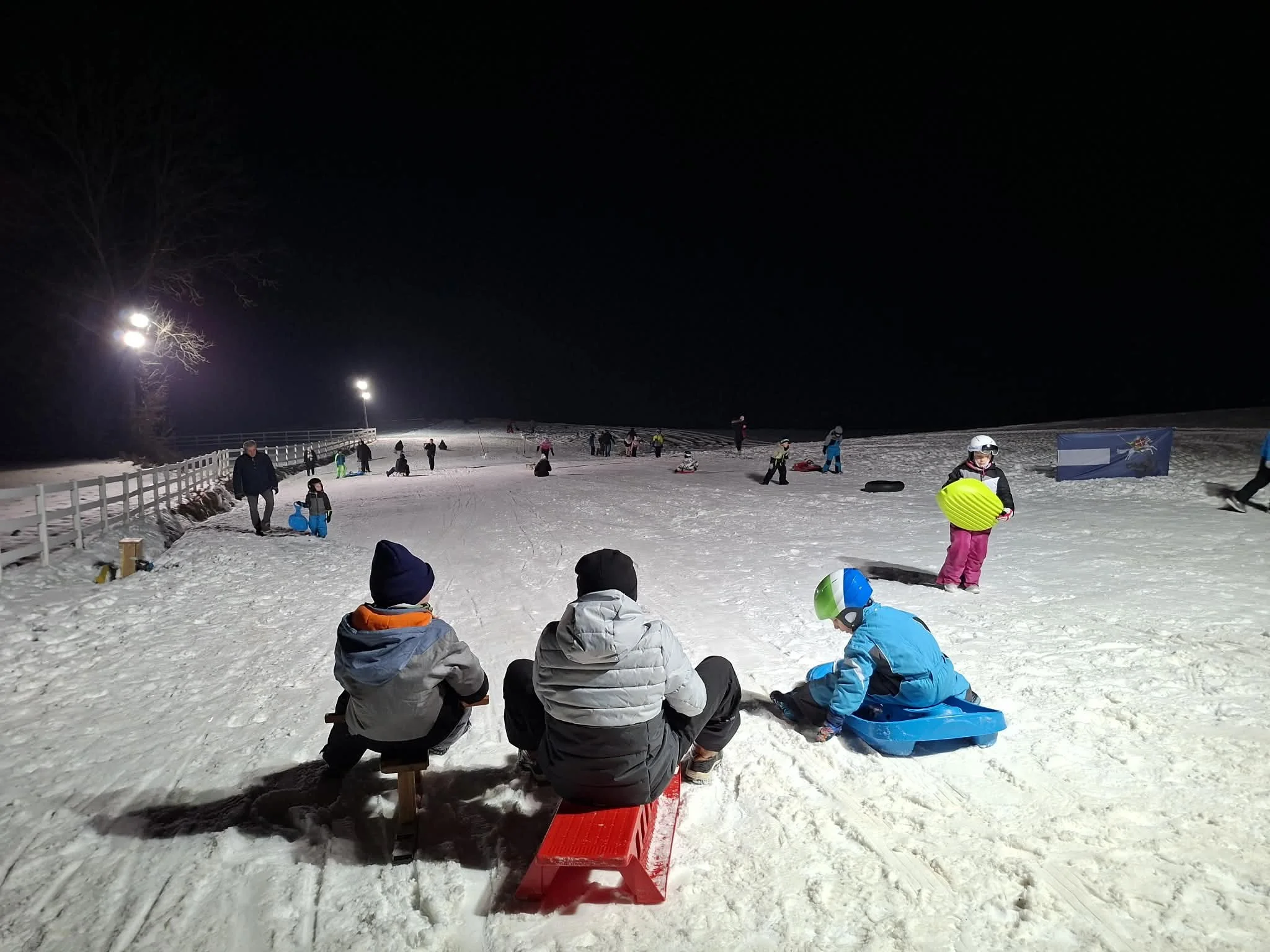 Nočno sankaško tekmovanje v Ropoči