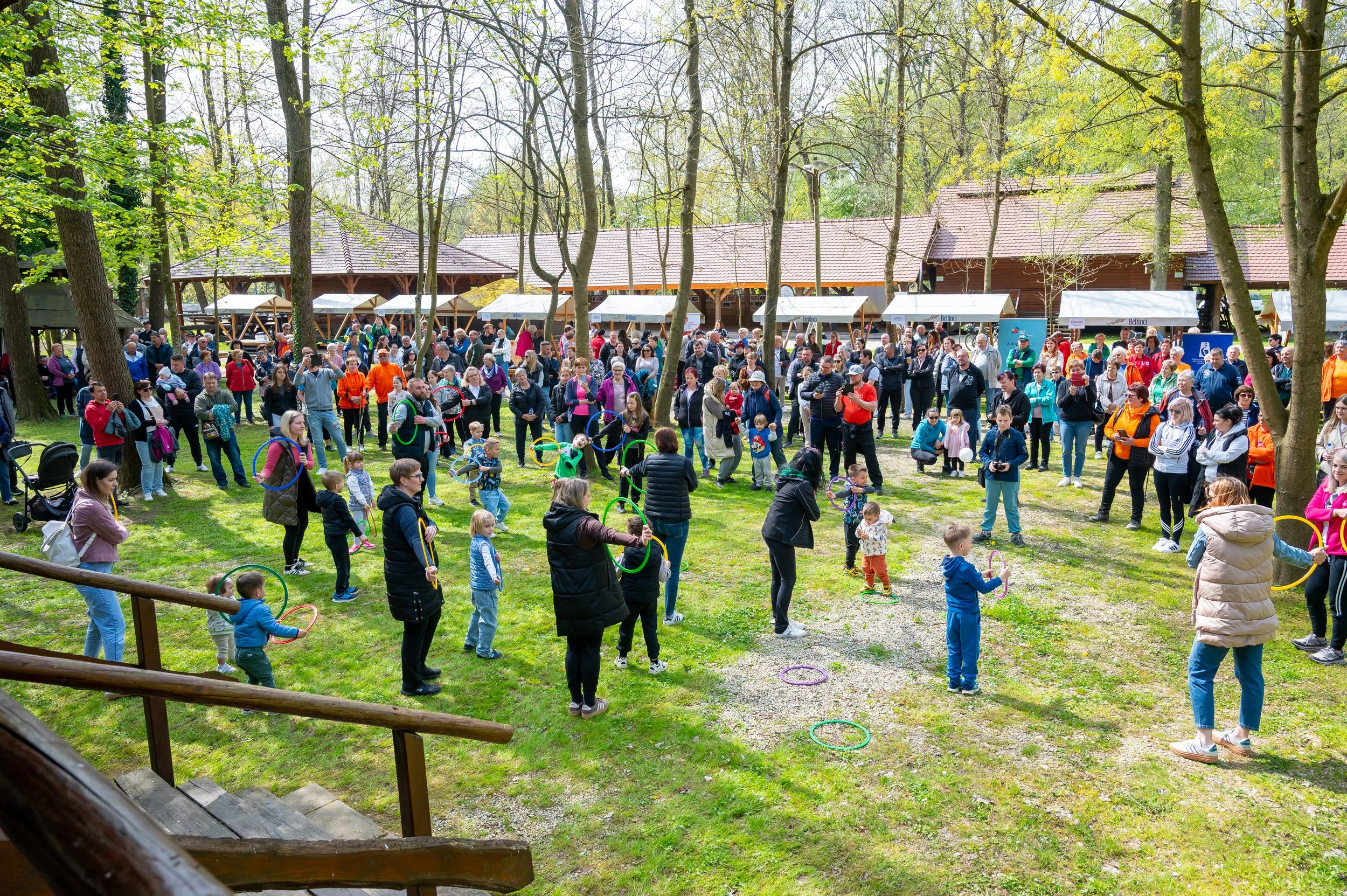 Otok ljubezni združil ljudi ob zdravju, gibanju in druženju