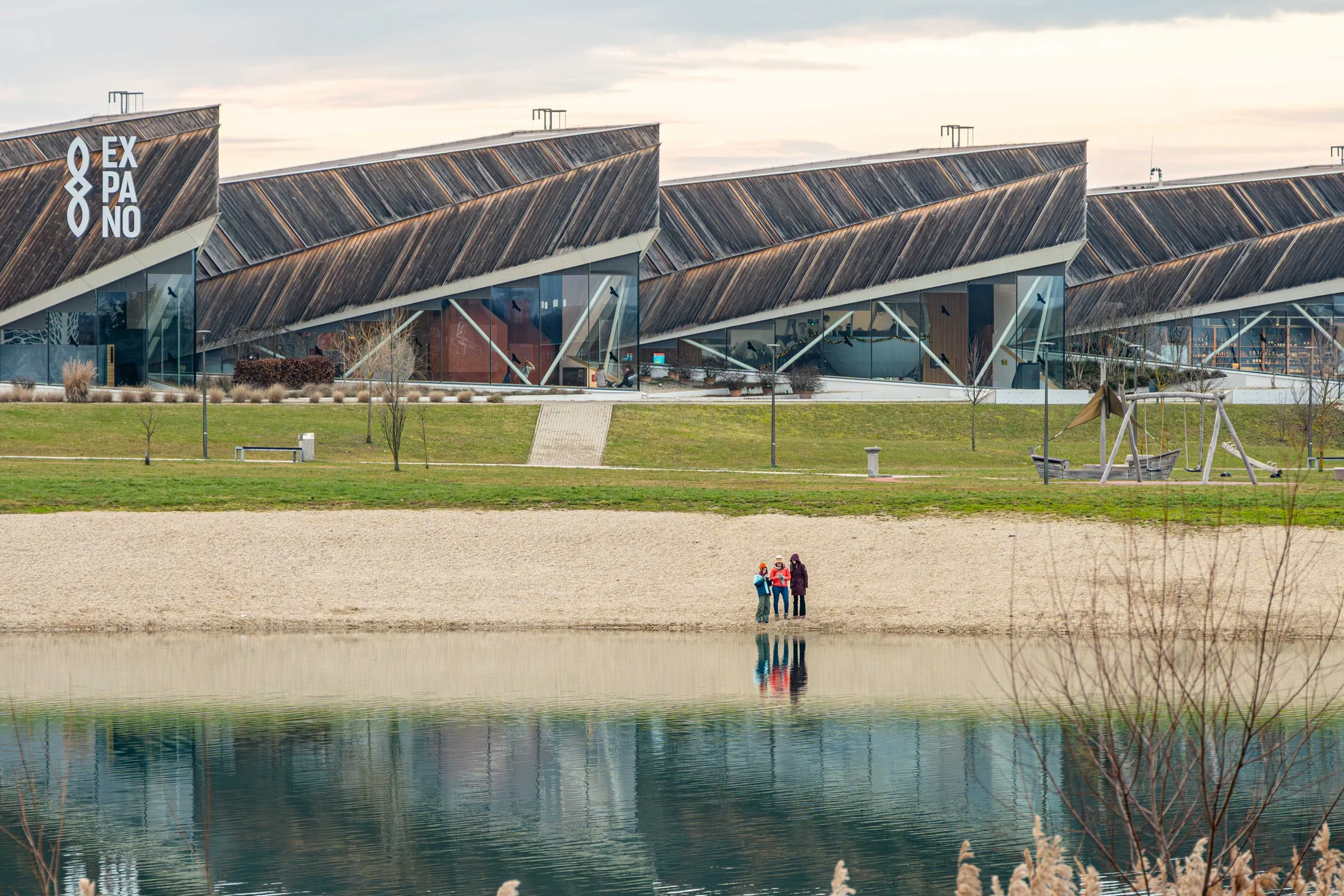 Soboško jezero / pogled na Paviljon Expano. Januar 2026 / Klara Durič