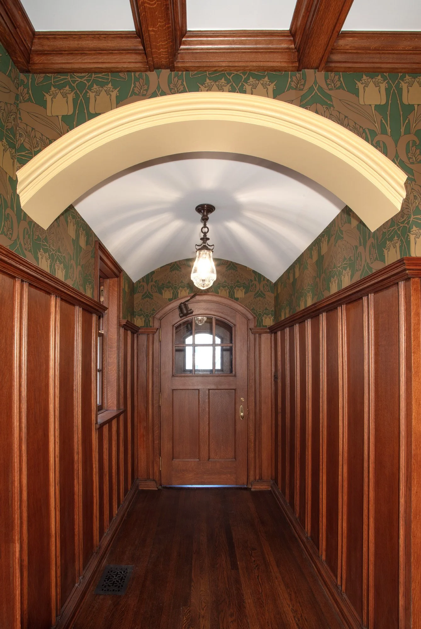 07-6106-NORTH-KENMORE-ENTRY-HALL-AFTER.jpg