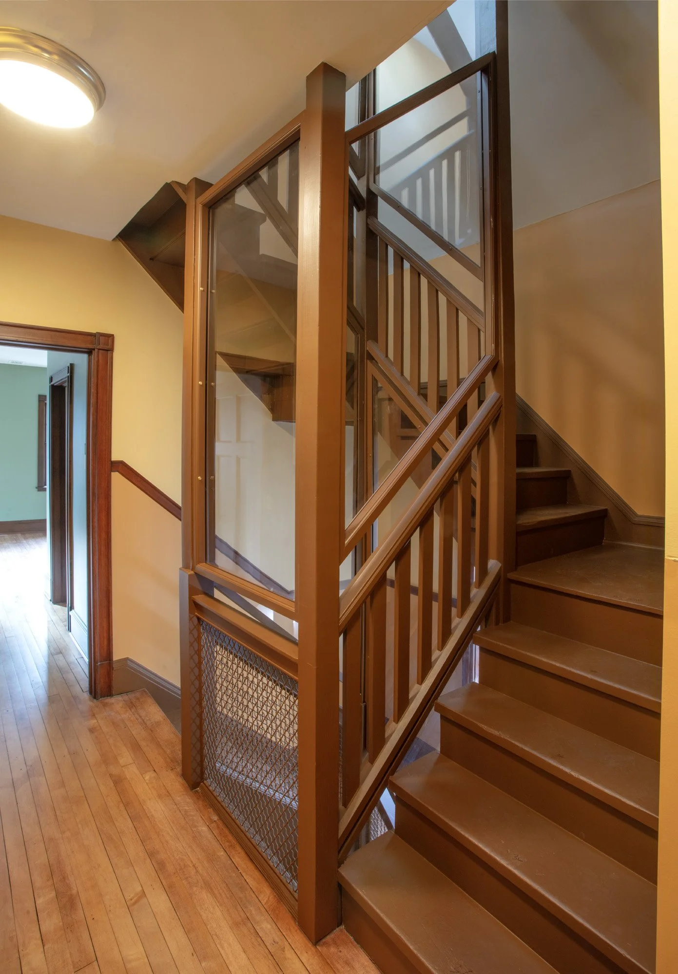 18-6106-NORTH-KENMORE-SERVICE-STAIR-AFTER.jpg
