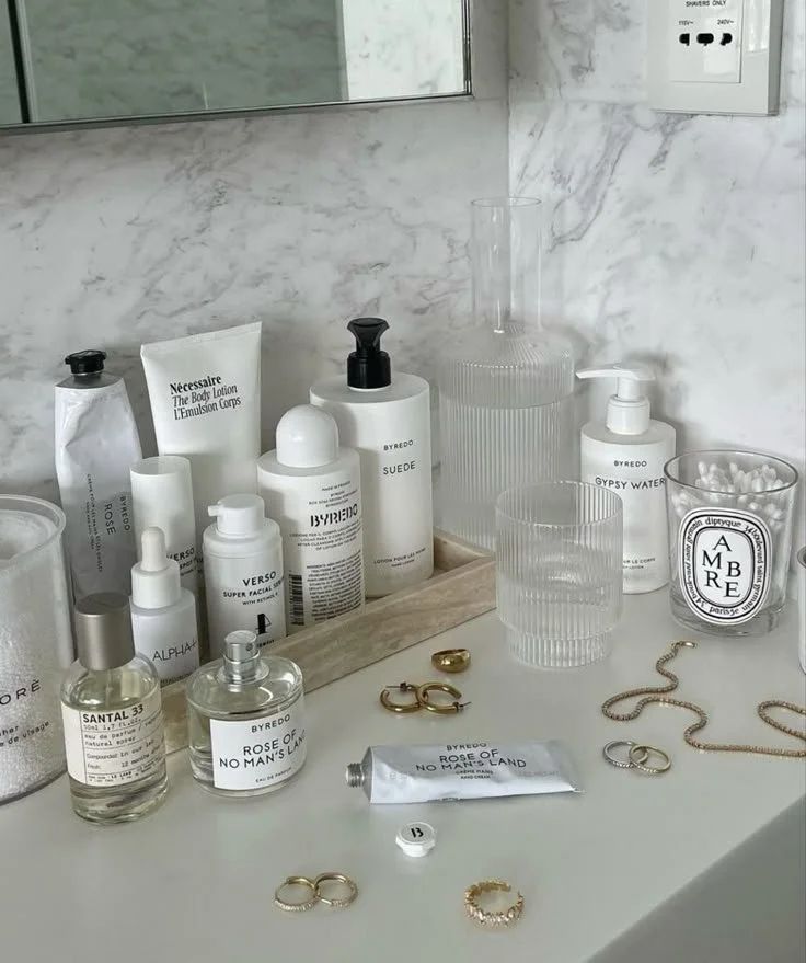 Cycle Syncing Skincare: How Your Skin and Hair Change Throughout Your Menstrual Cycle