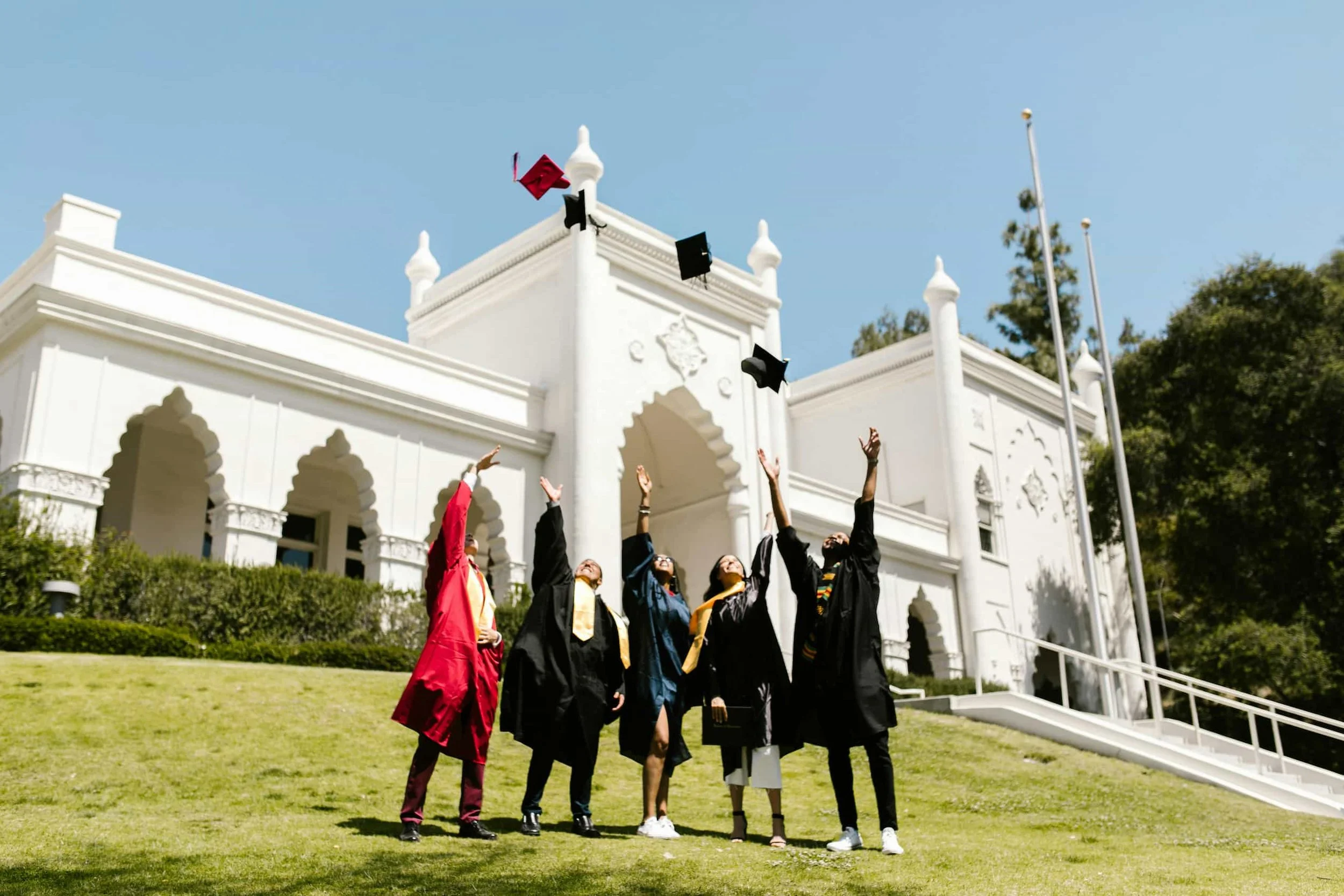 How Middle Schools Can Guide Graduates in Study, Work and Travel Decisions