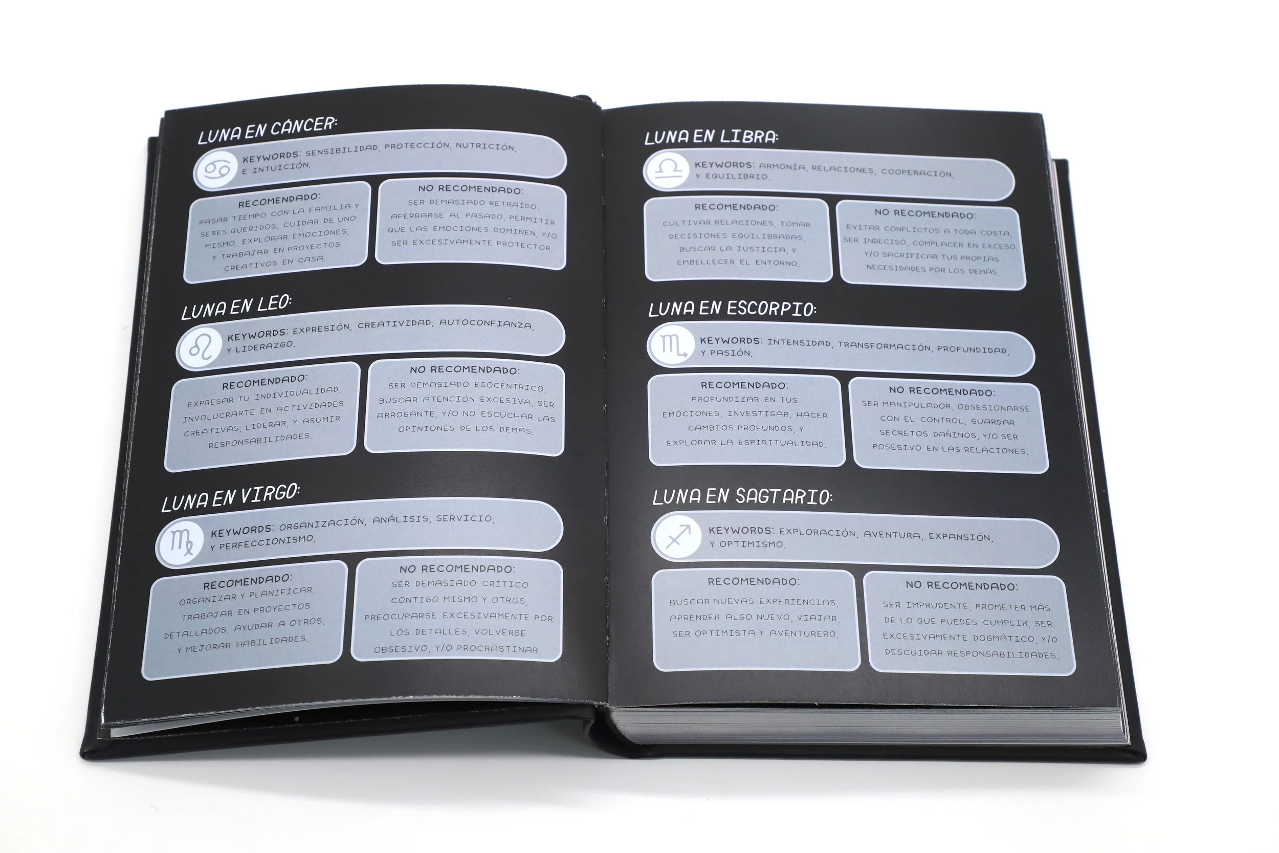 Página abierta de un libro con contenido sobre la influencia de diferentes signos zodiacales en la luna, con palabras clave, recomendaciones y no recomendaciones para cada signo.