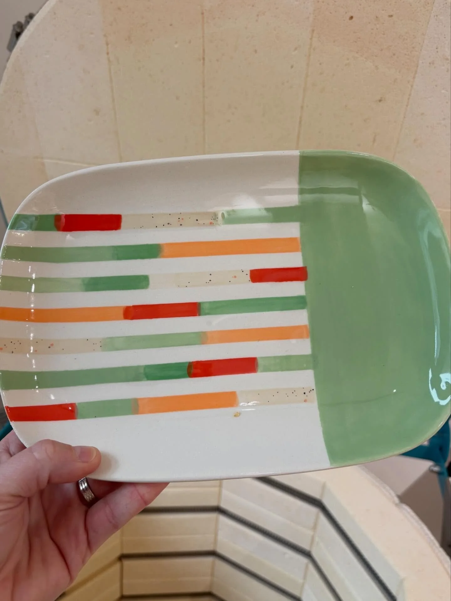 🎨✨ Pendant les cong&eacute;s scolaires, le four tourne &agrave; plein r&eacute;gime chez Spa Poterie !

Nos artistes d&rsquo;un jour (et parfois de toujours 😉) ont laiss&eacute; parler leur cr&eacute;ativit&eacute; lors de nos ateliers de peinture 