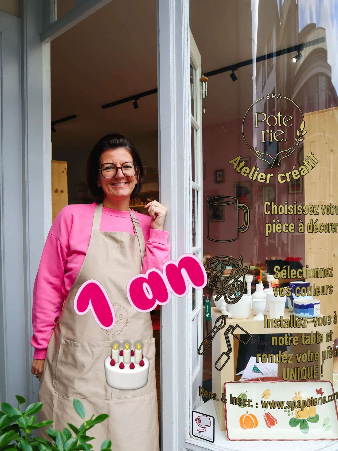 Aujourd&rsquo;hui, Spa Poterie souffle sa premi&egrave;re bougie 🎂

Une ann&eacute;e d&eacute;j&agrave;&hellip; et quelle ann&eacute;e !
Je prends un moment pour dire merci. Merci &agrave; vous, qui &ecirc;tes venus pousser la porte de l&rsquo;ateli