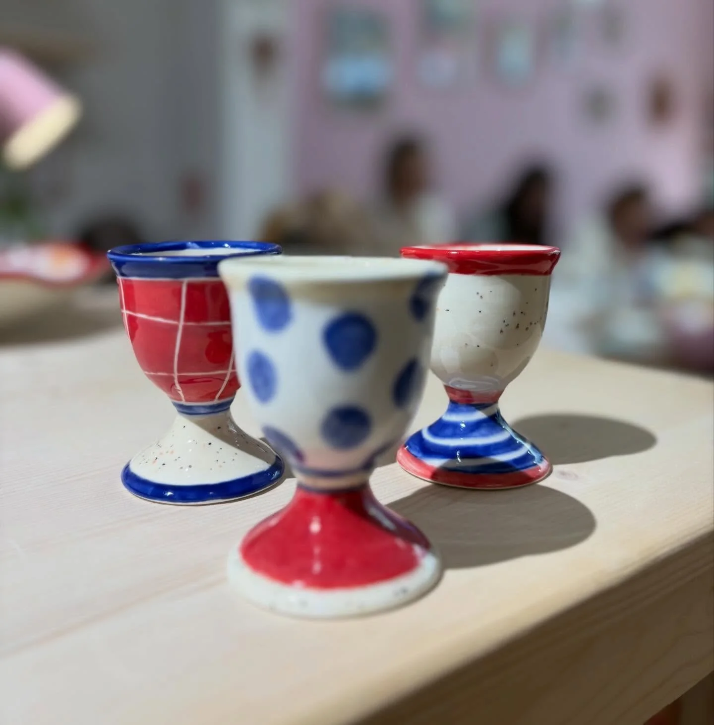 Un grand merci &agrave; toutes et tous pour votre pr&eacute;sence, votre cr&eacute;ativit&eacute; et votre bonne humeur lors de nos ateliers de peinture sur c&eacute;ramique 💛
C&rsquo;est toujours un vrai plaisir de partager ces moments avec vous !
