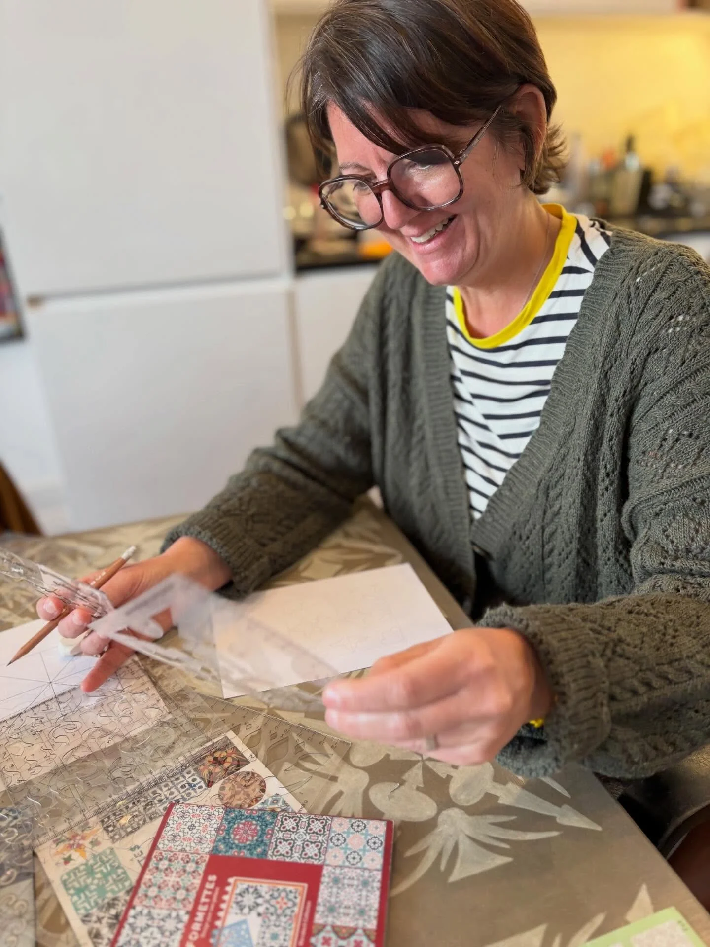 Bonjour &agrave; tous ✨

Sophie est partie &agrave; la recherche d&rsquo;inspiration &agrave; Lisbonne&hellip; et elle est tomb&eacute;e sous le charme des magnifiques azulejos qui habillent la ville 💙
Entre motifs d&eacute;licats et histoires en c&