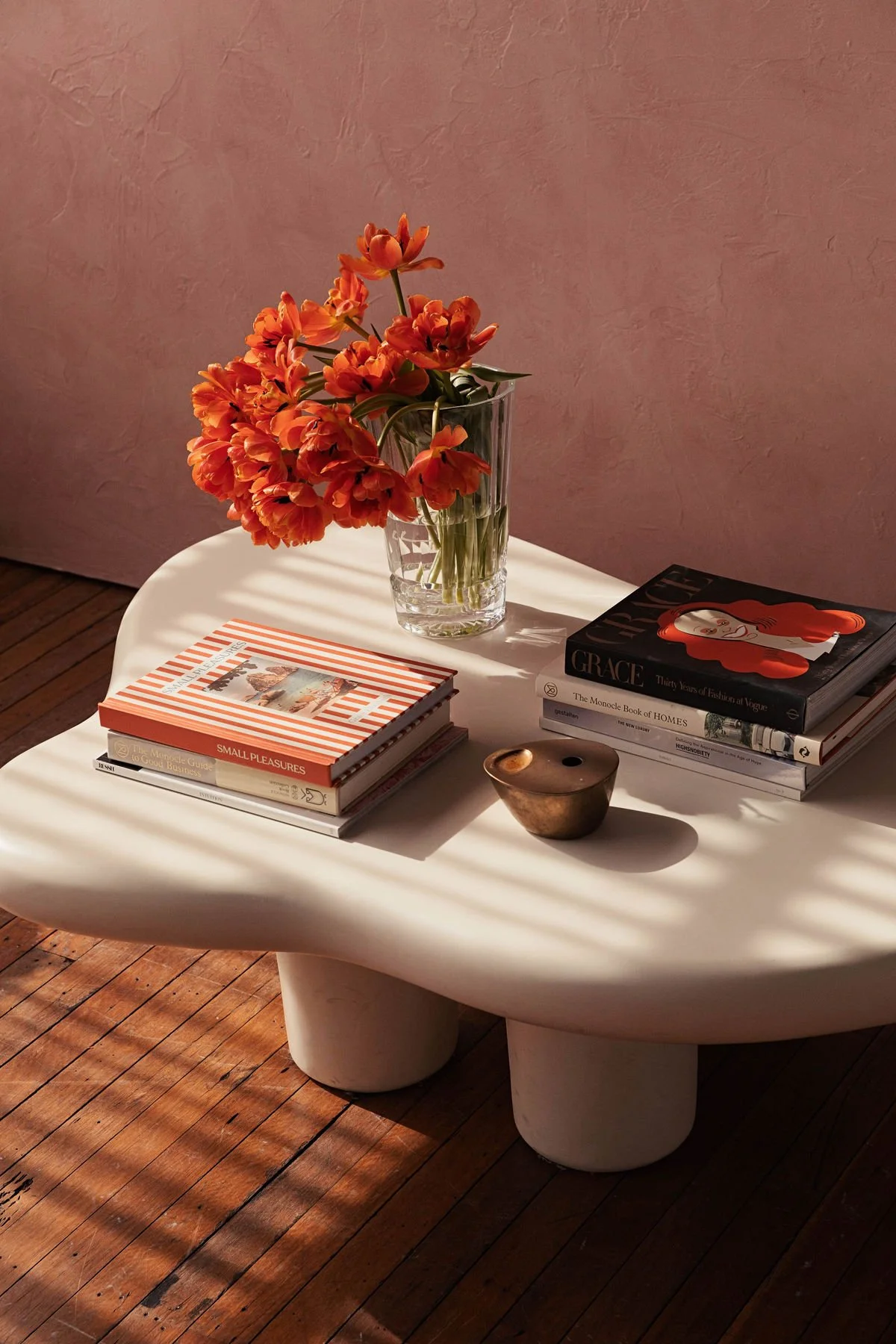 Objet déco maison neuve Landes céramique livres plantes