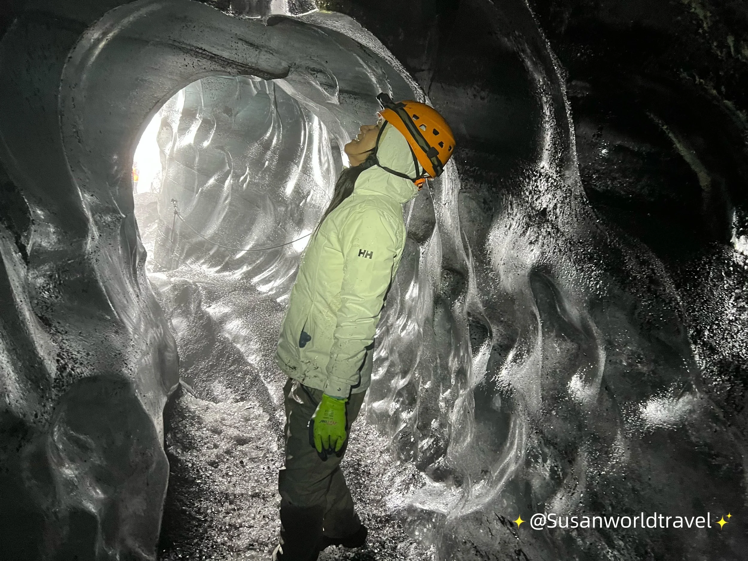 Experience 2: Katla Ice Cave Tour for Day 4
