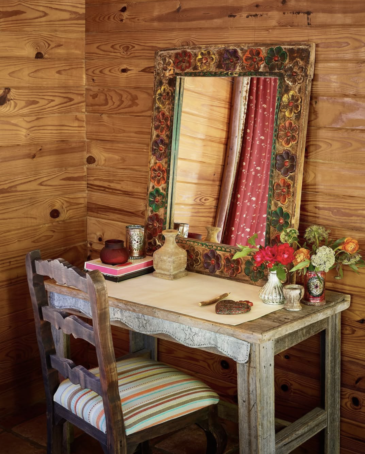 camp everygirl desk.png