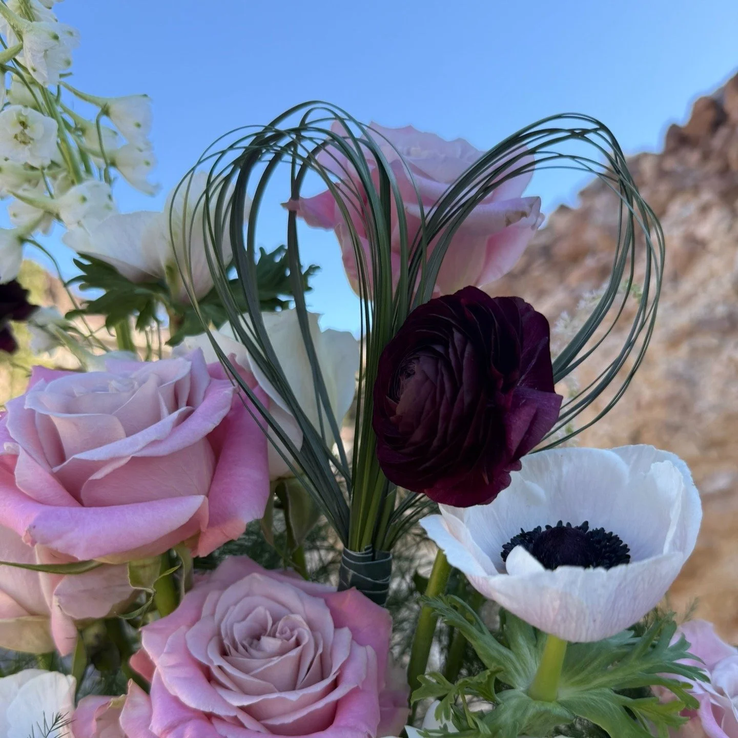 Valentine's Day deliveries are officially out the door! 
Swipe to see some of the love we got to deliver today. We truly love what we do for our community. 
Happy Valentines Day! 💕
.
.
.
.
.

#lakelasvegas #lasvegasflorist #valentinesday❤️ #bespokef