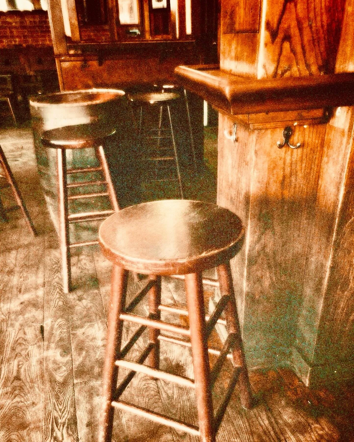 Effervescent as always, we are open until 4am. Everyone is welcome. No Cover. 🥳🦈🥂