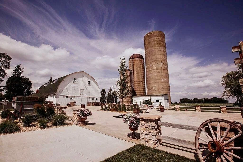 Ultimate Guide to Barn Wedding Venues in Illinois