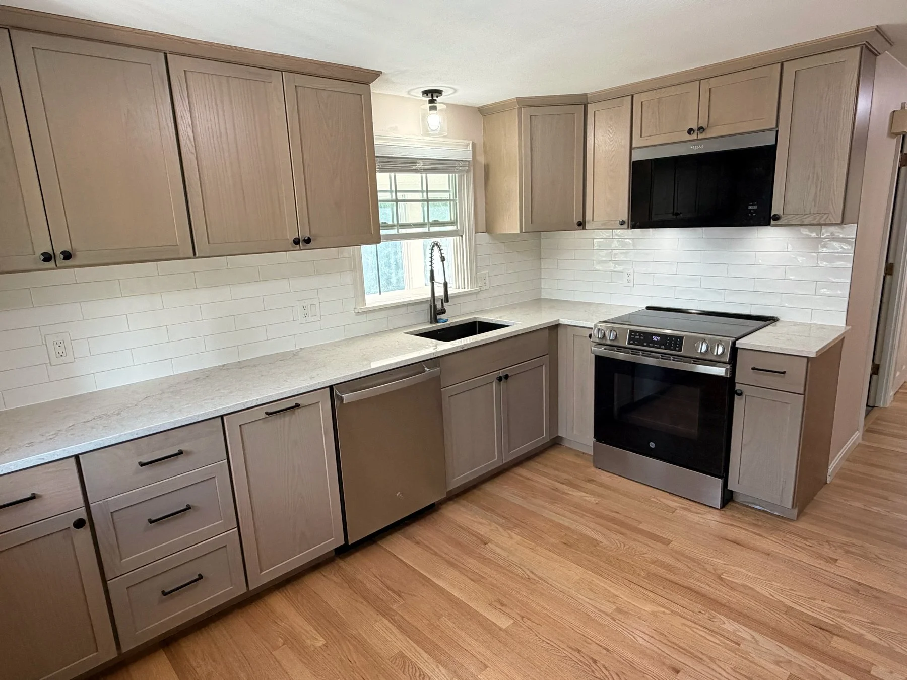 06-Burt-Kitchen-sink-side.jpg