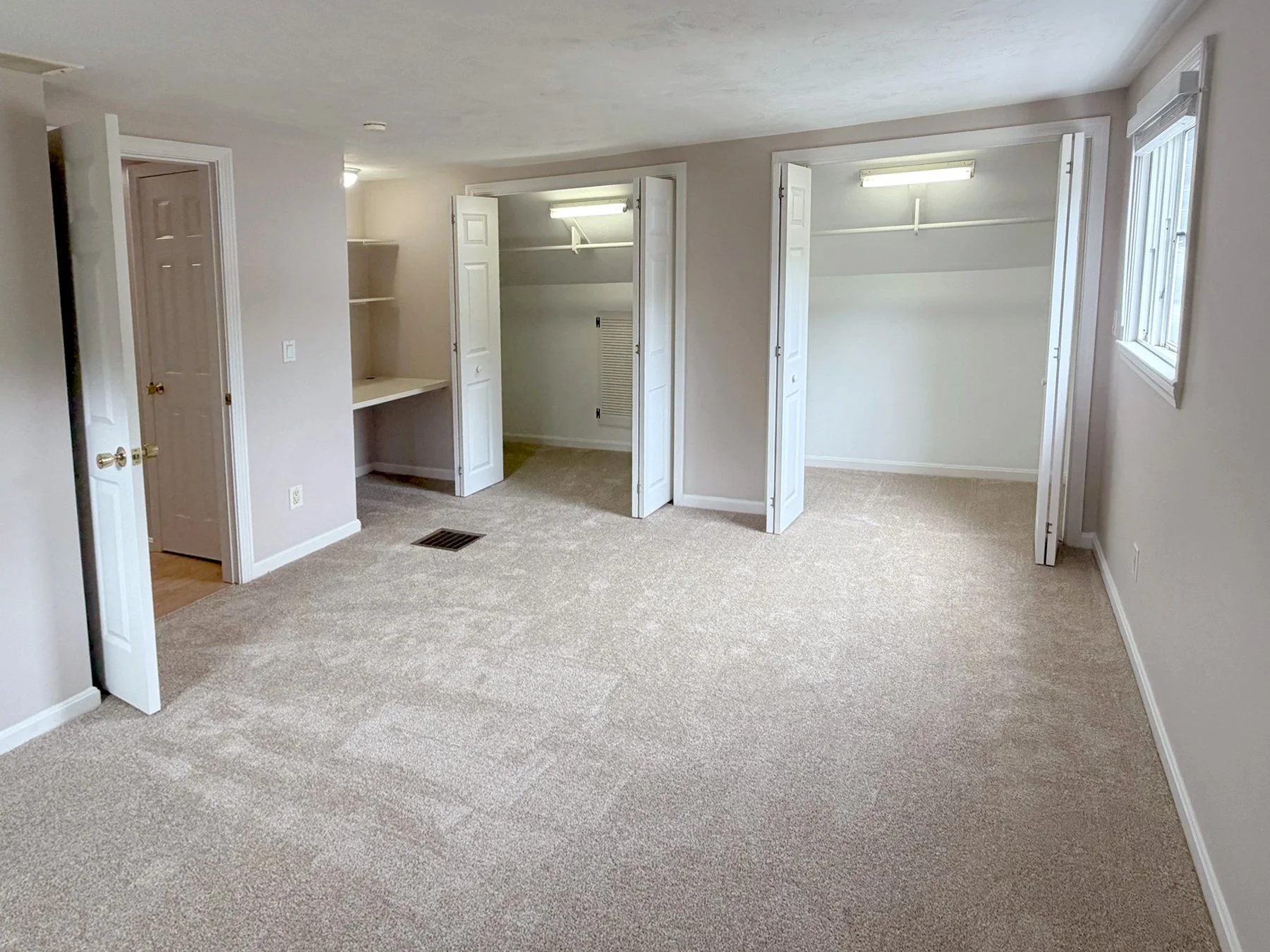 Bedroom carpet is brand new. Never lived on.