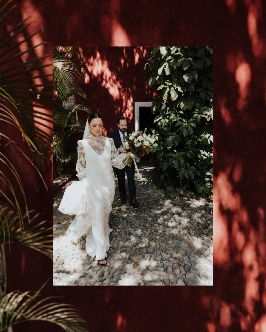🔴🔺

@malemeq
WeddingDress @lorenamerinoatelier 
2nd shooter @crystelslzar 
MU @marianacastillon.makeup 
HS @andrew.garcia.irving_ 
Venue @haciendadtenango 
Video @victoriart.photovideo 
Dj @gramofun_mx 
WP @amoralamexicanabodas