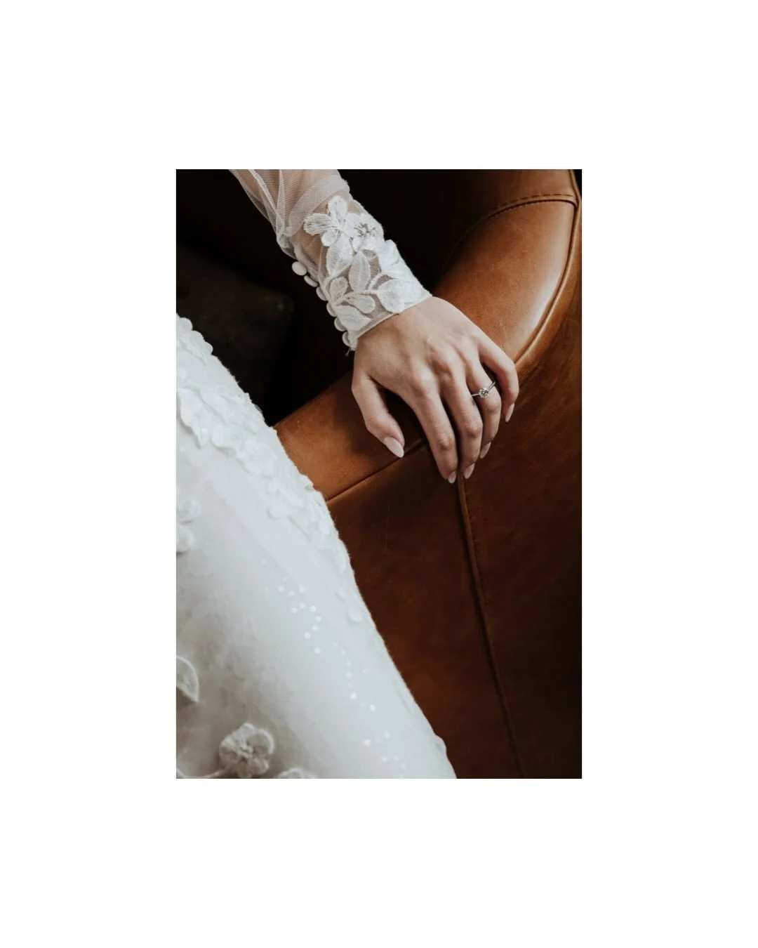 🔶⚪️✨

@mariaemiliamontibellereventos 
@andrearmz98 
@fabianmirandav 
@makeupbypaolaferretis