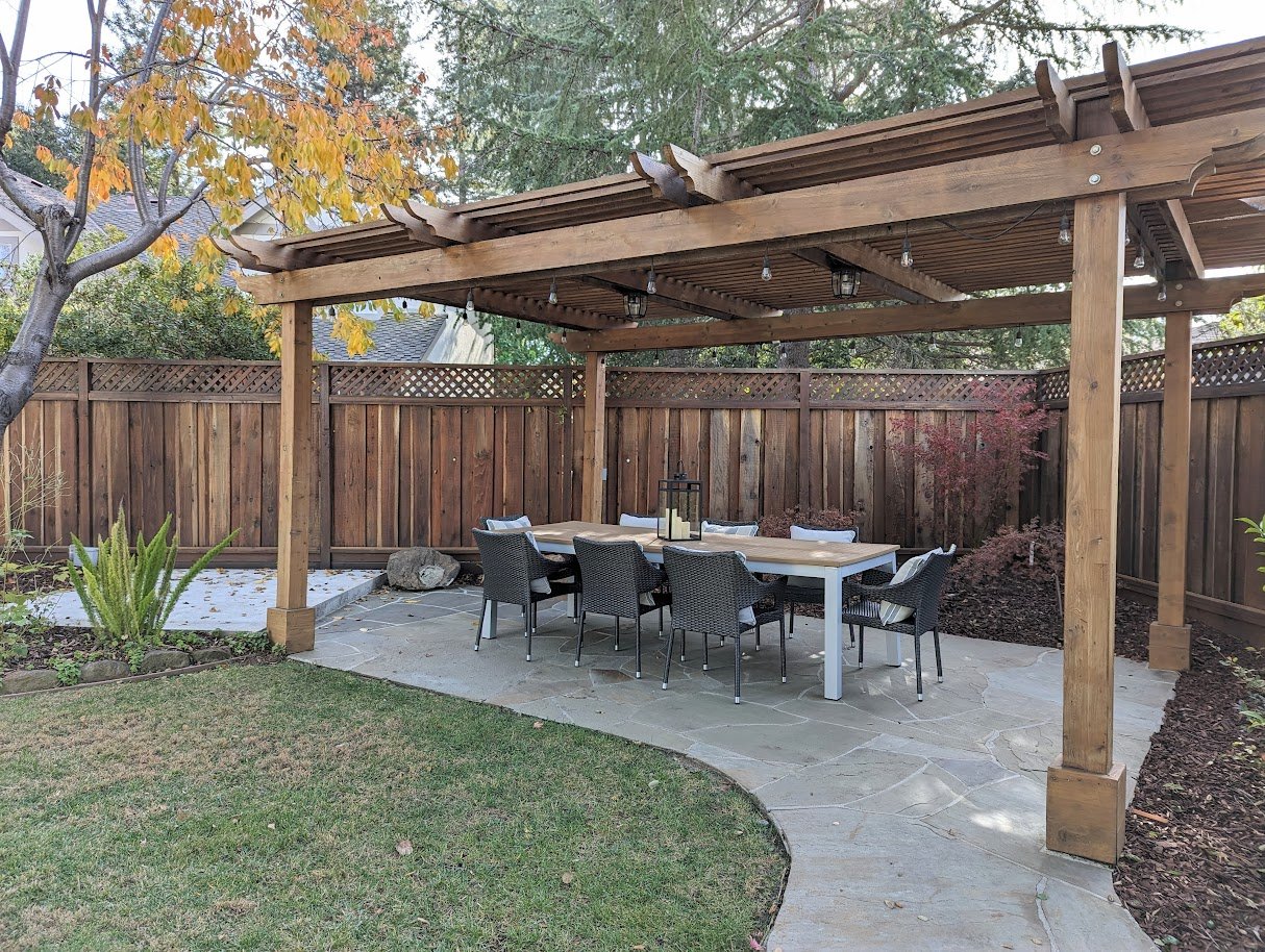 Marymead patio dining.jpg