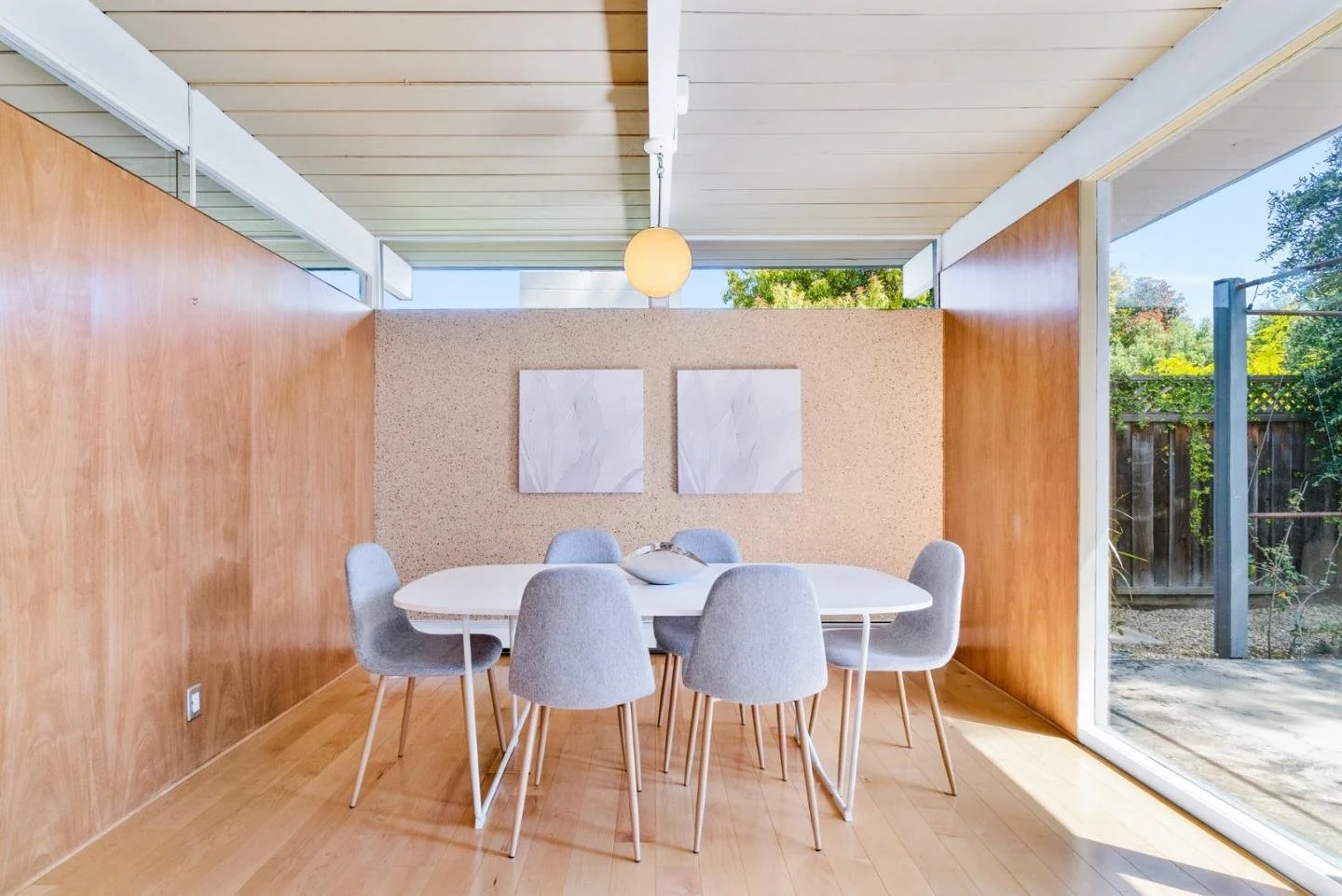 Richmond dining 1.jpg