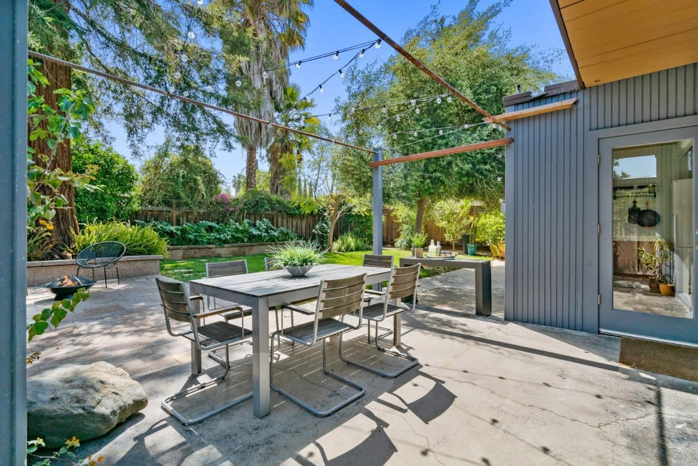 Richmond patio 3#.jpg