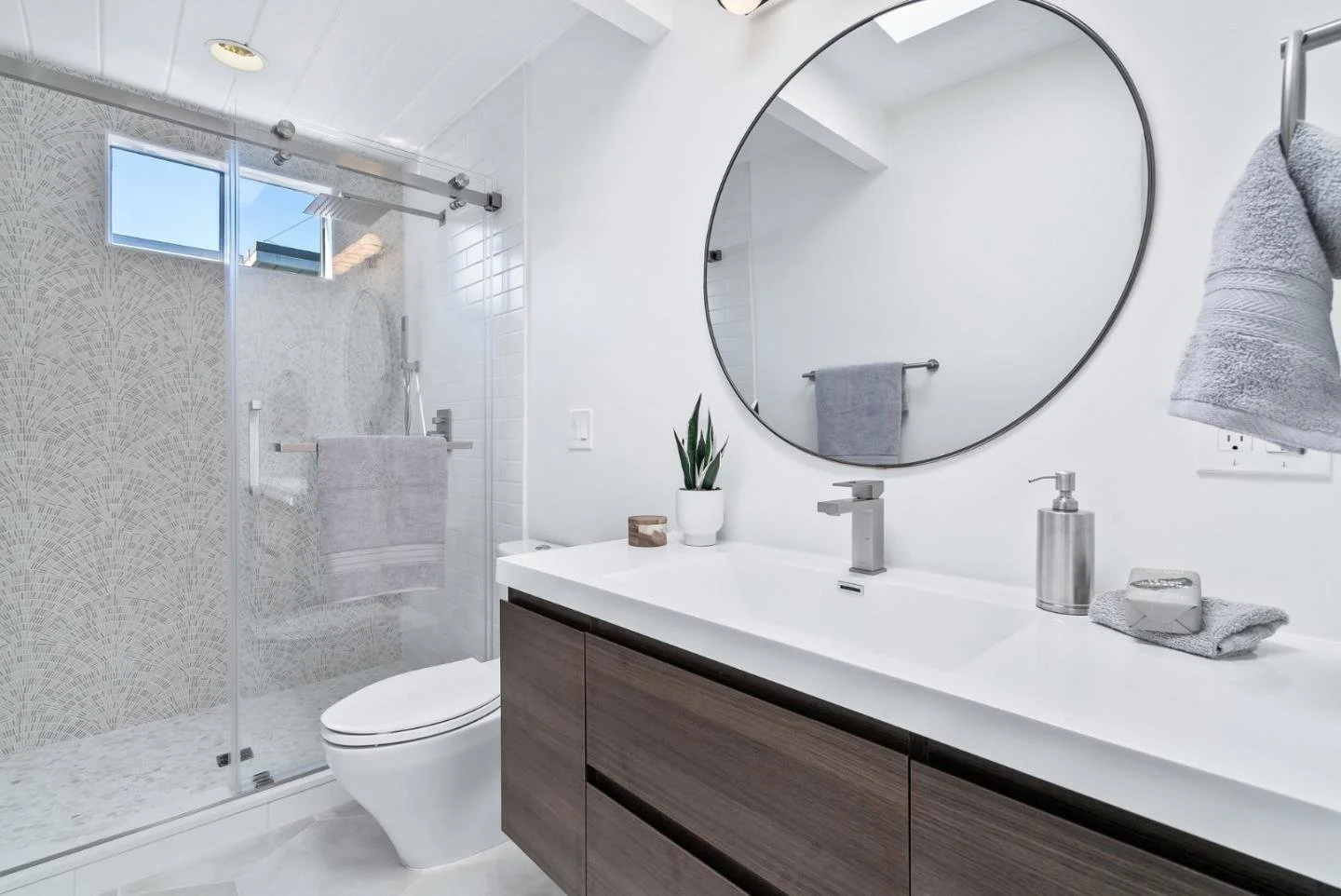 Hyde master bath.jpg