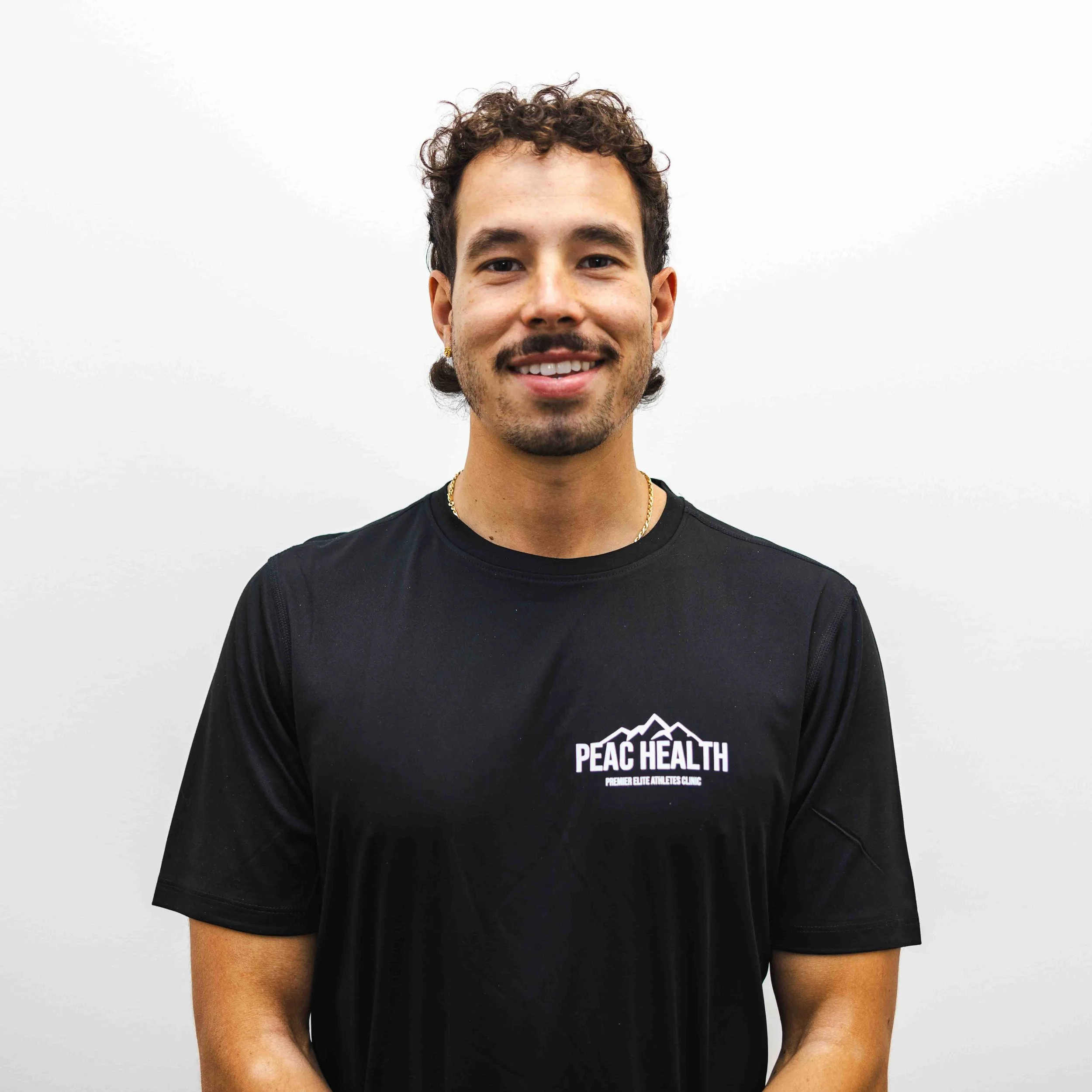 Dr. Nick Ribeiro: Chiropractor