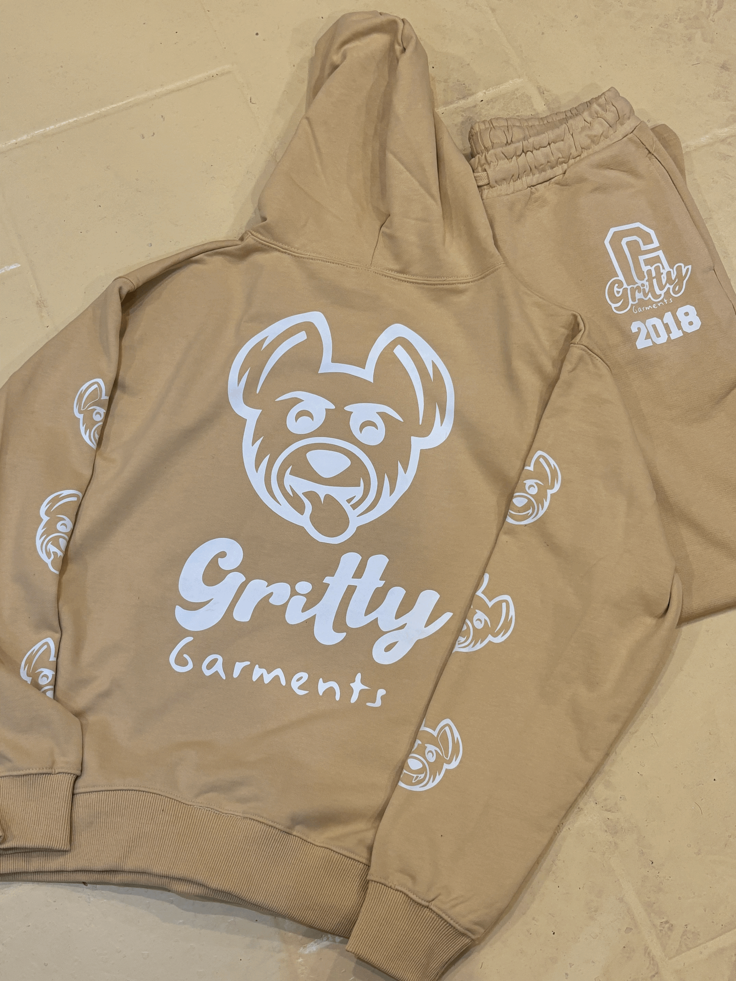 HYENA STACKED SWEATSUIT