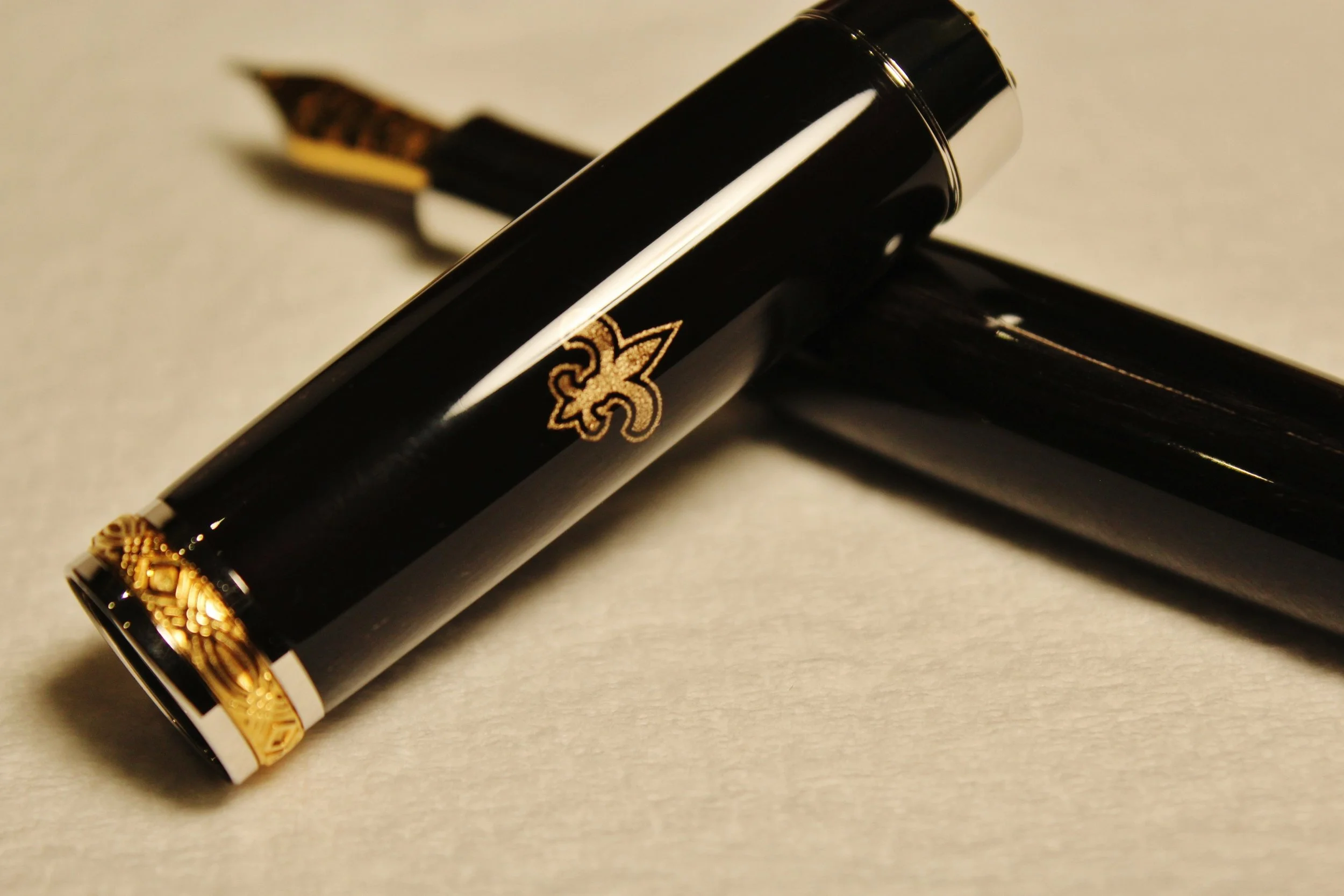 Buffalo Horn Gold Fleur de Lis.JPG