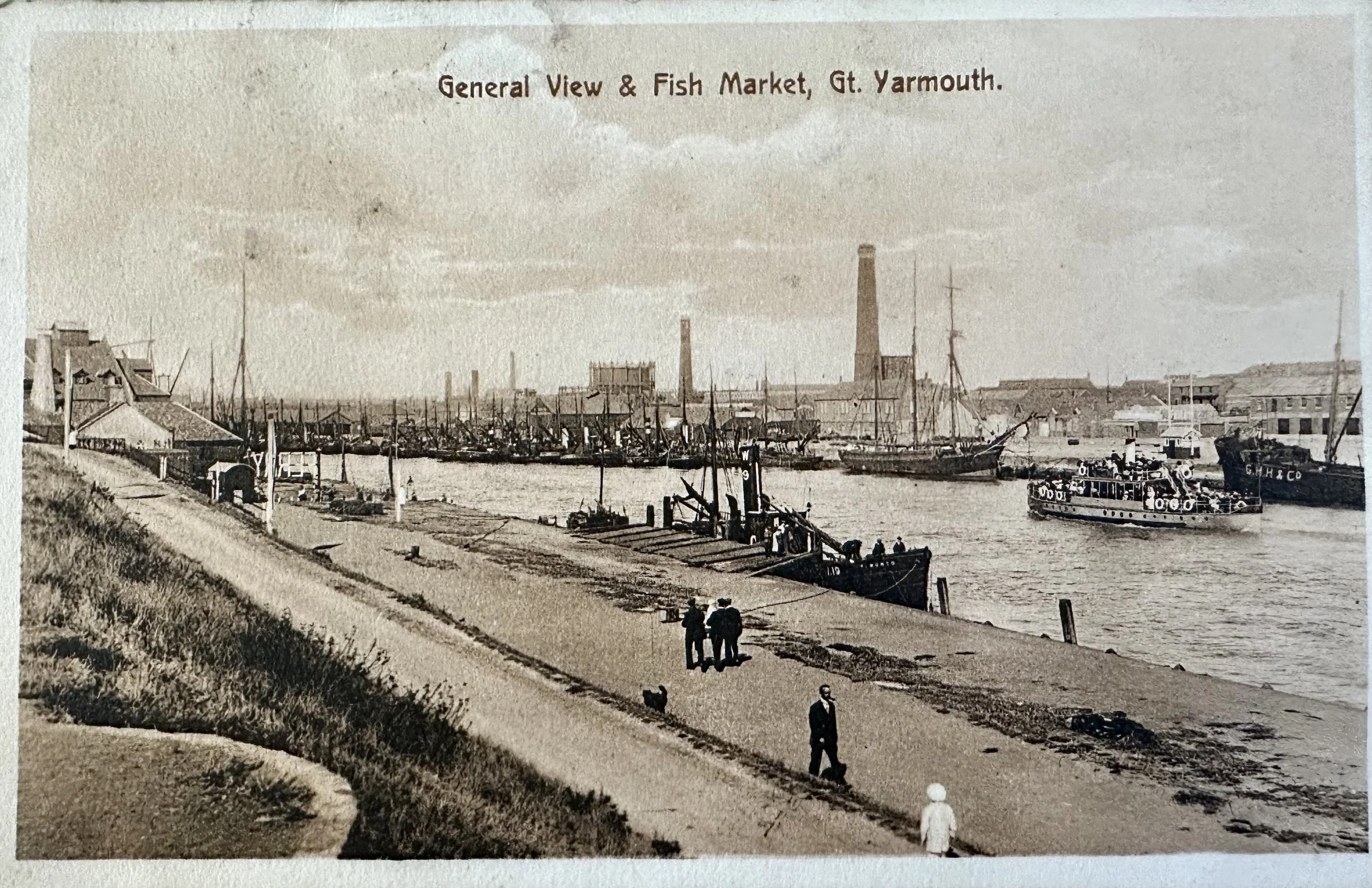 Fish Market Great Yarmouth - old postcard to Cambridge 1912