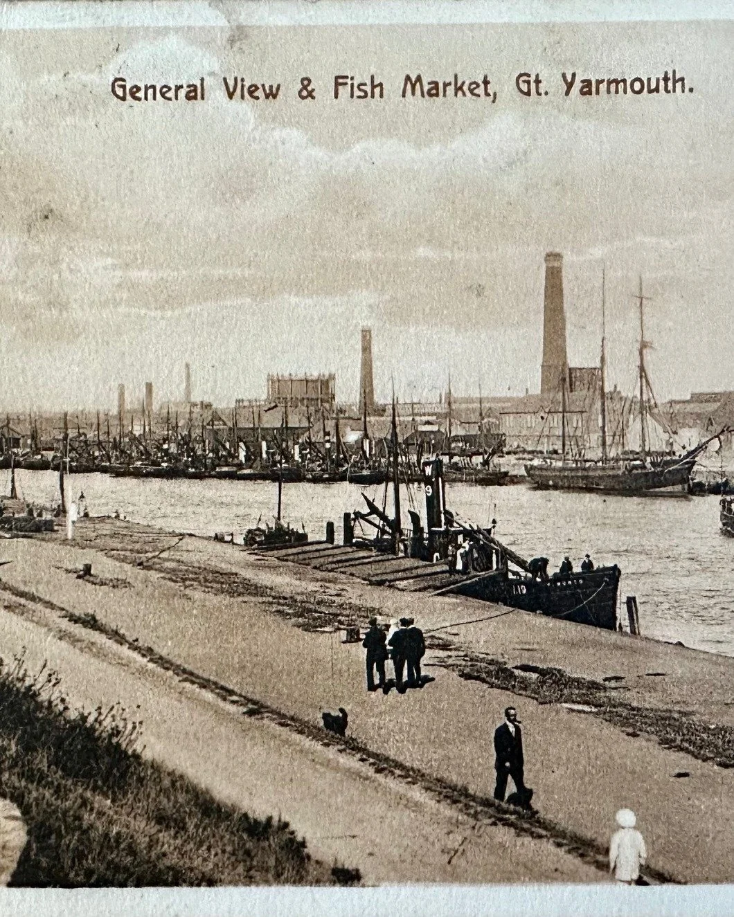 Fish Market Great Yarmouth - old postcard to Cambridge 1912&hellip;.
See more at my website
#greatyarmouth #cambridgehistory #oldpostcards #chesterton #norfolkhistory