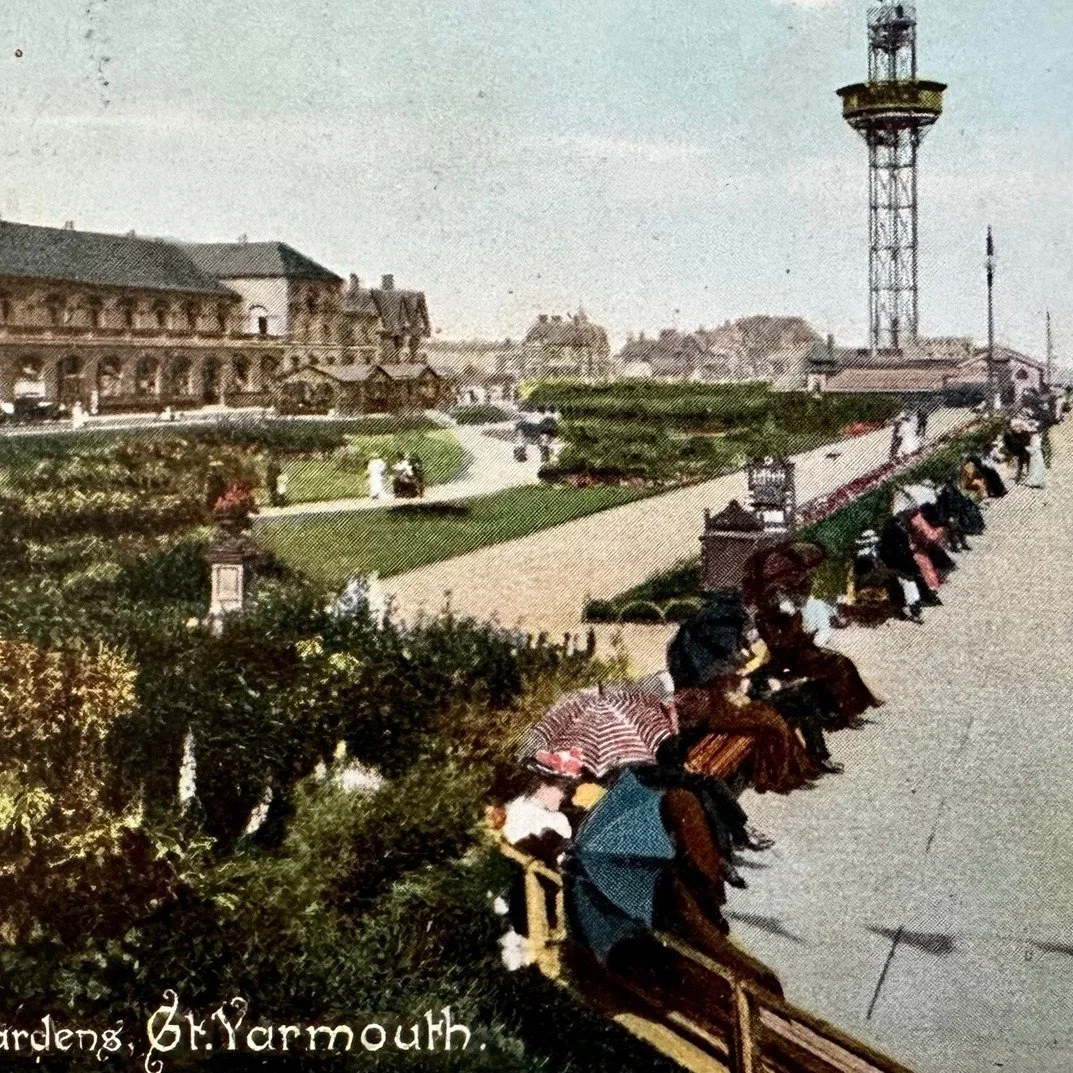 North Beach Gardens Great Yarmouth - old postcard sent to Cambridge 1909&hellip;
See more at my website
#greatyarmouth #cambridgehistory #oldpostcards #chesterton #norfolkhistory