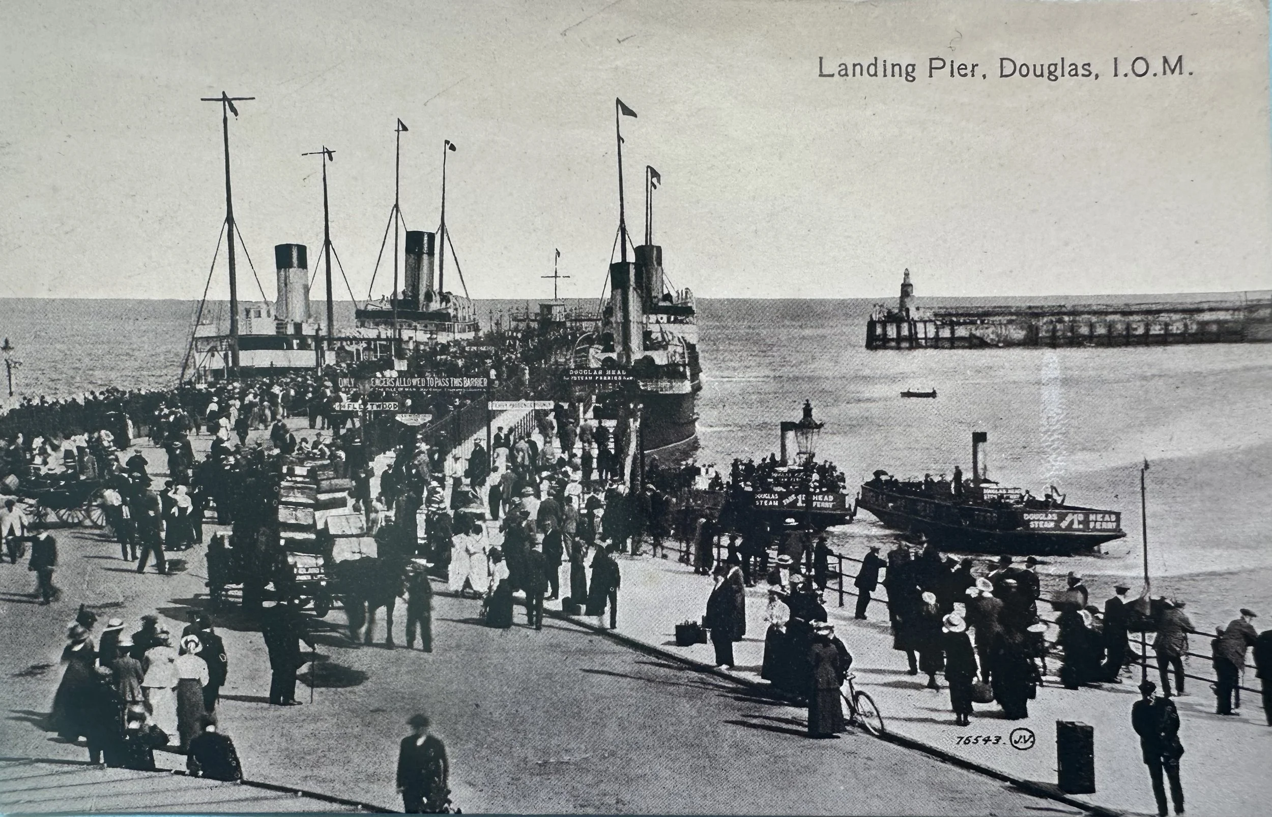 Landing Pier Doulas Isle of Man - old postcard c.1910