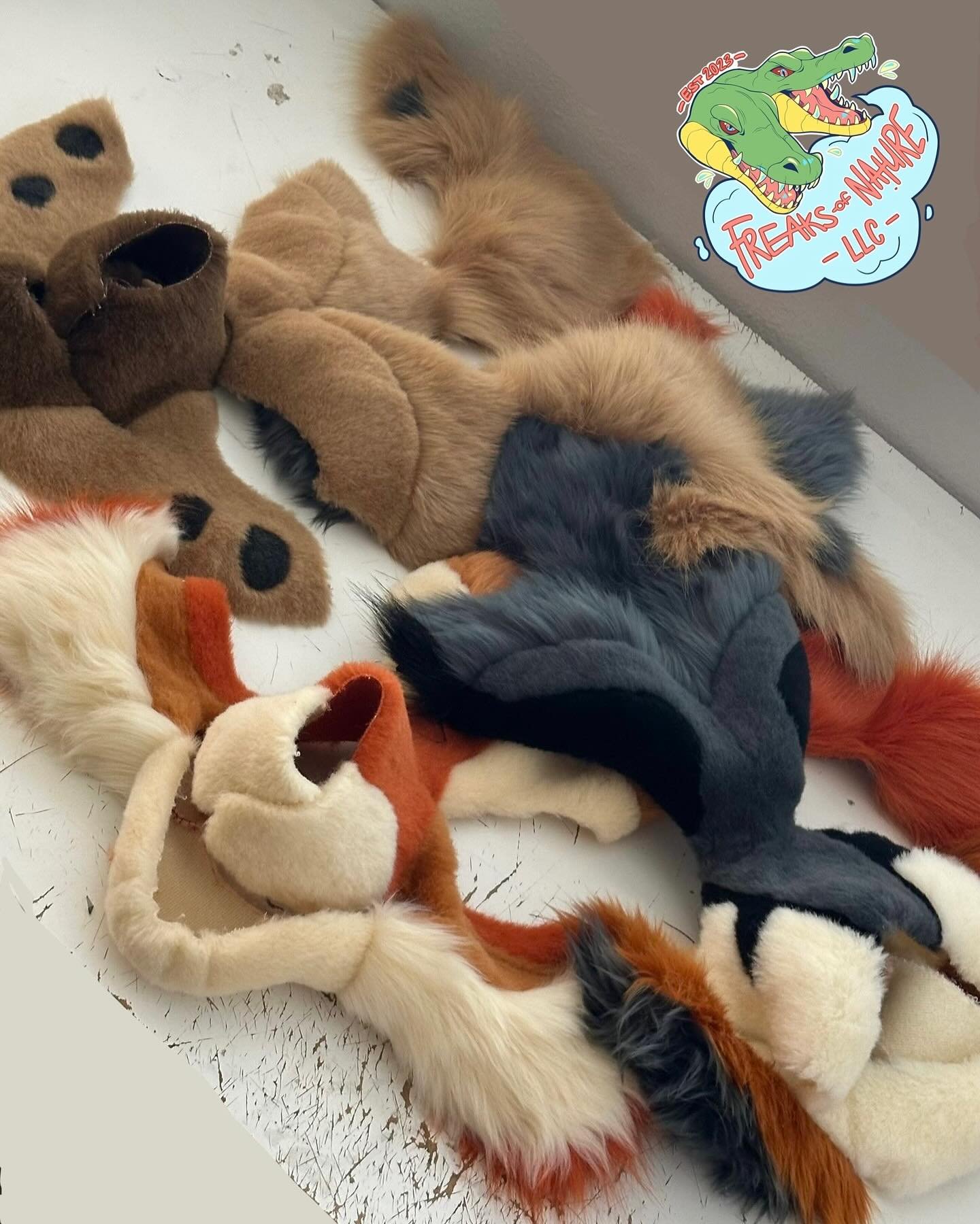 PELTS 🪡🧵
Commissions closing in 3 days! ⭐️
.
.
#fursuit #fursuiting #fursuitwip #fursuitmaking #fursuitmaker #furry #furries #furryfandom #anthro #anthroart #furryart #cosplay #furryreels #furrymemes #fursona #fursuitwip #FursuitFriday #furryartwor