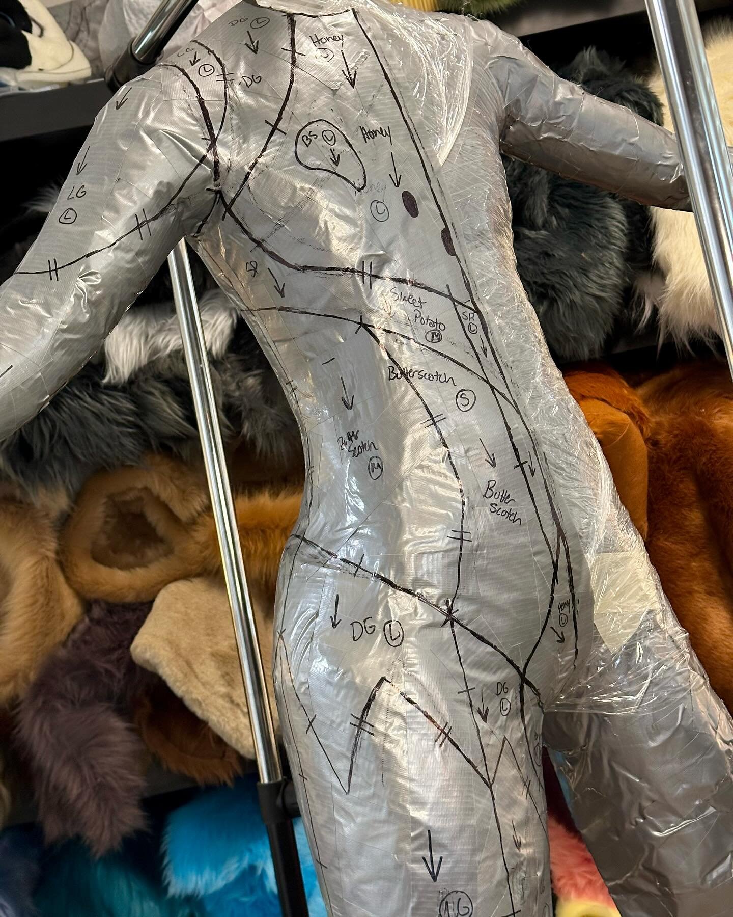 Go time ✂️
.
.
#fursuit #fursuiting #fursuitwip #fursuitmaking #fursuitmaker #furry #furries #furryfandom #anthro #anthroart #furryart #cosplay #furryreels #furrymemes #fursona #fursuitwip #FursuitFriday #furryartwork #furrycommunity #furryadopt #fur