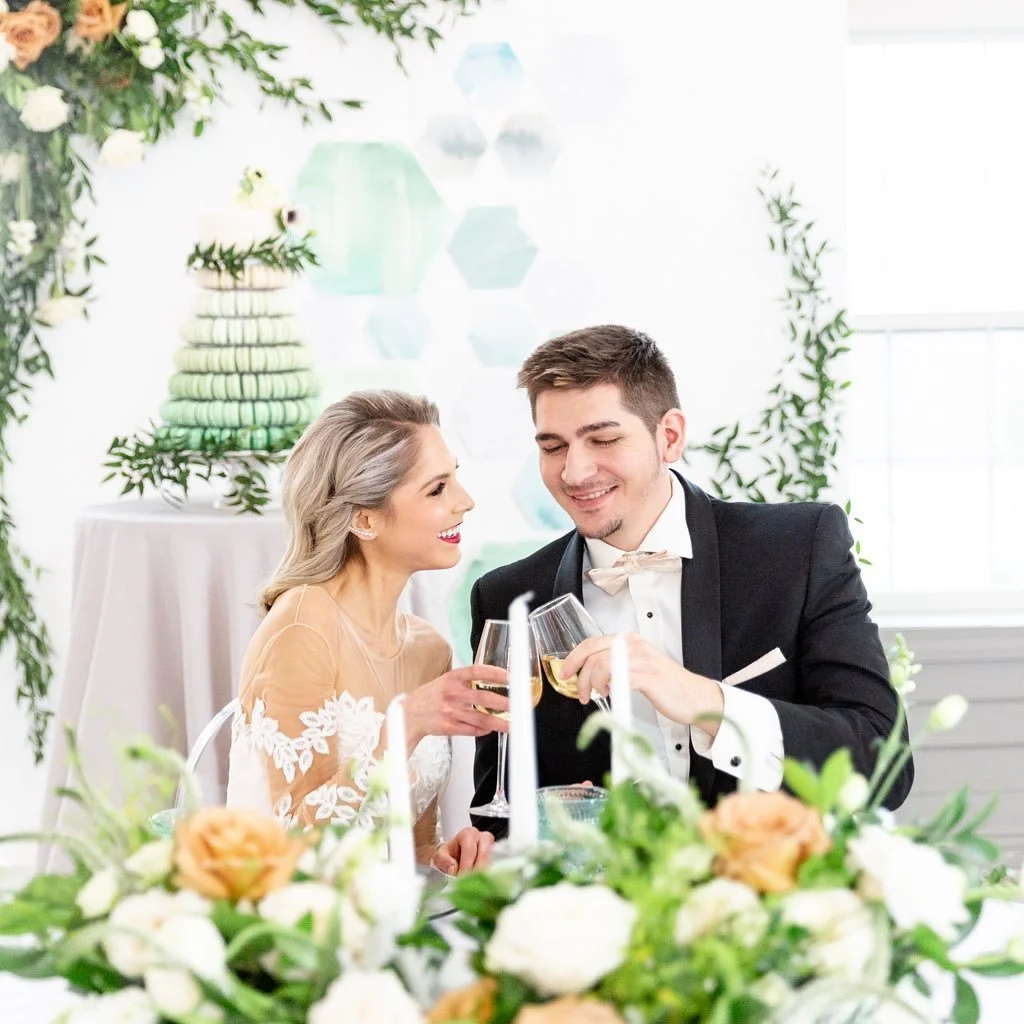 We love a sweetheart table moment&mdash;intimate, elegant, and all about the two of you 🕊️ Let's bring your sweetheart table moment to life! 

Venue: @1890kc
Photographer: @ashleyicephotos
Planner: @eventsbybethlong
Florist: @goodearthfloral
Cake: @