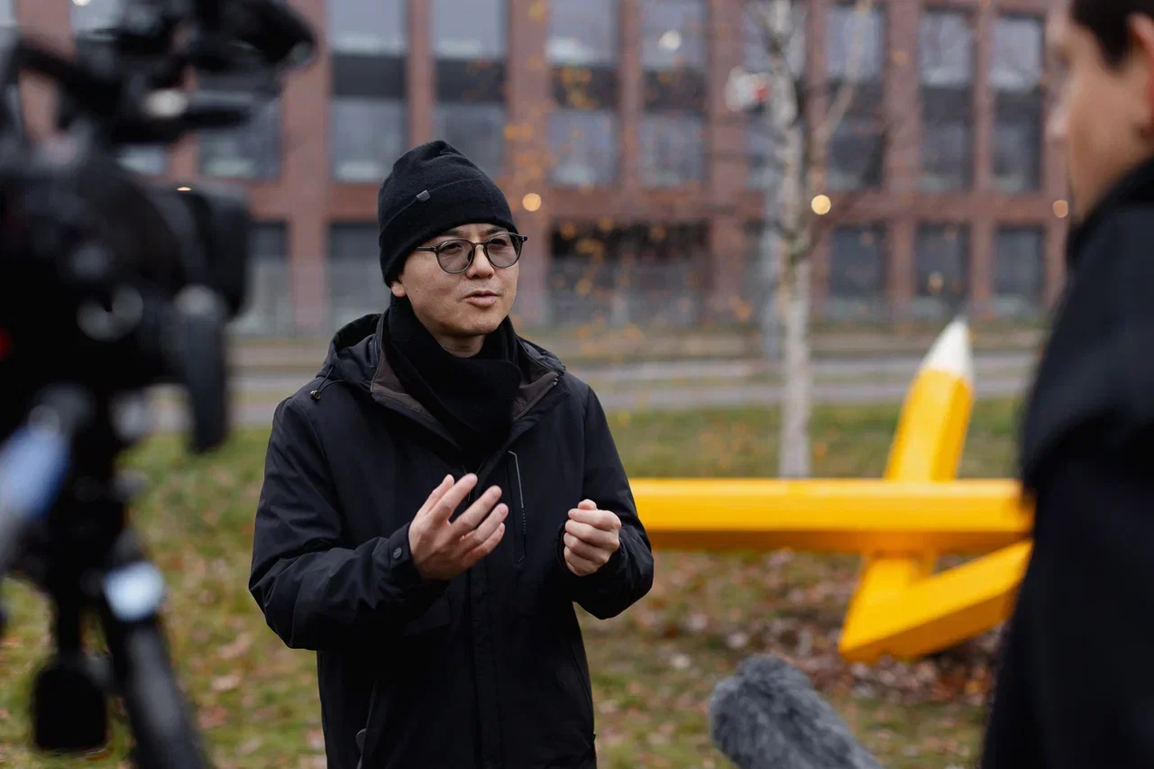 Zhou Song inaugurating public art