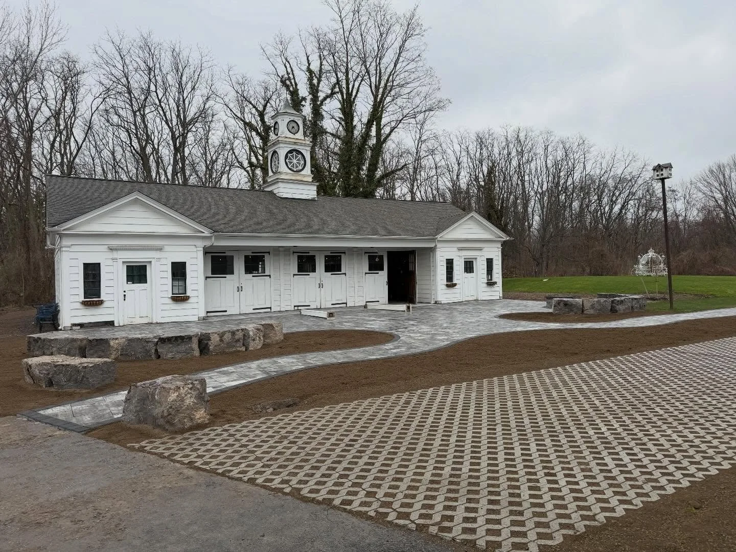 The progress in just one week is nothing short of amazing. Looking forward to seeing the many late night fires, laughs, smiles, and joy this space will add to the mansion. ✨🤍
#whitehallmansion #brockportny #rochesterweddings #eventvenue