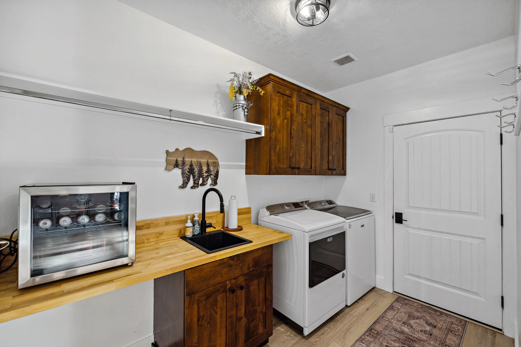 38-Laundry Room.jpg