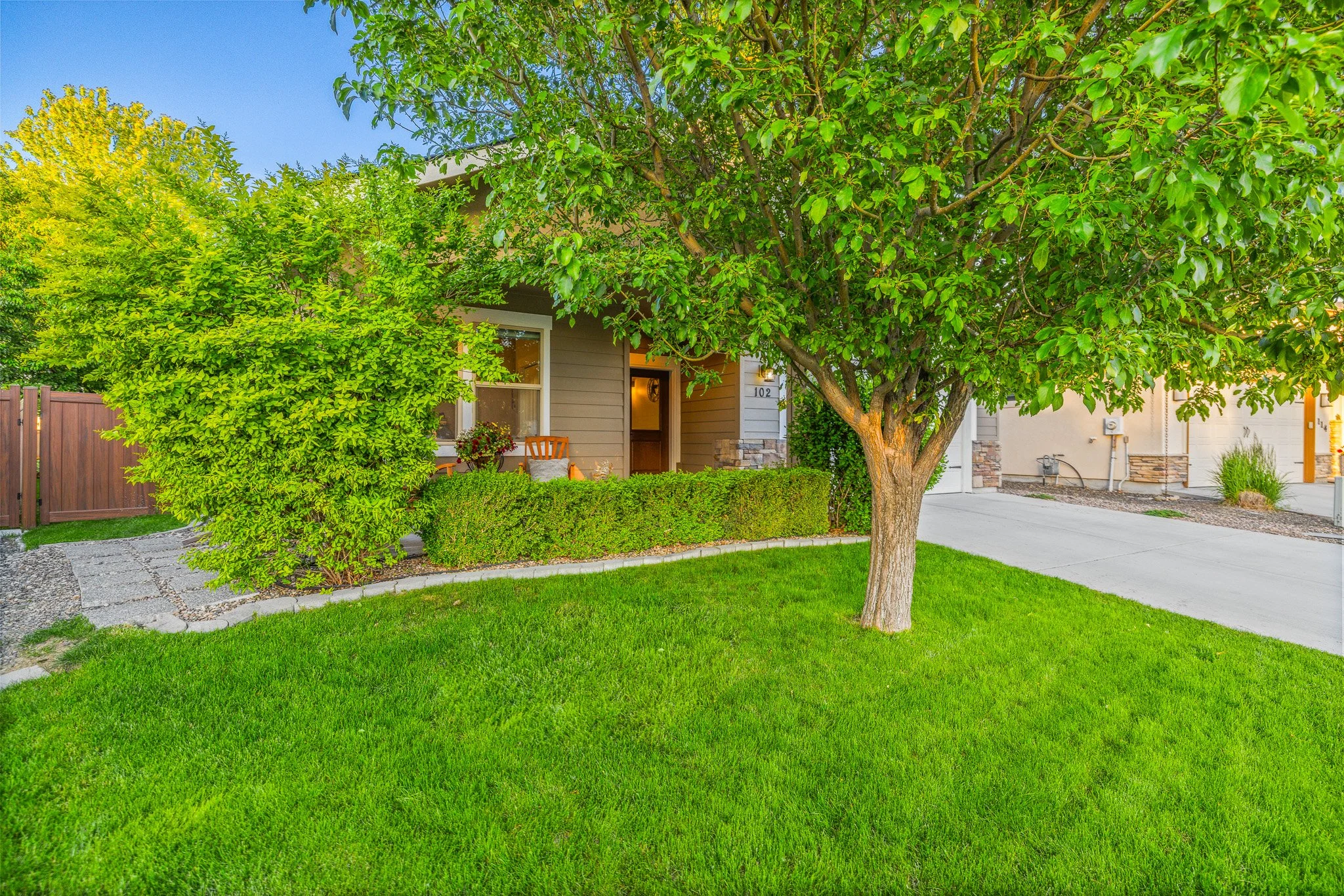 01-Front Left of Home.jpg