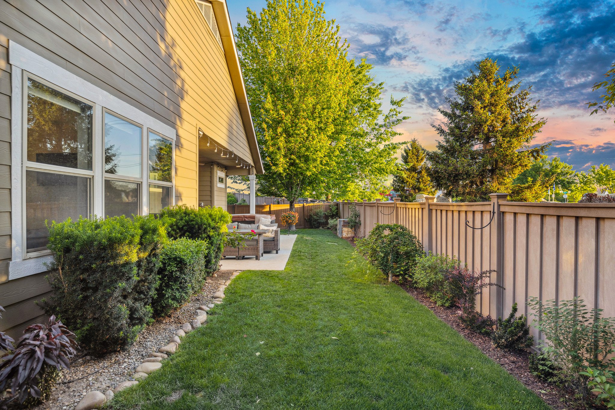 43-Backyard.jpg