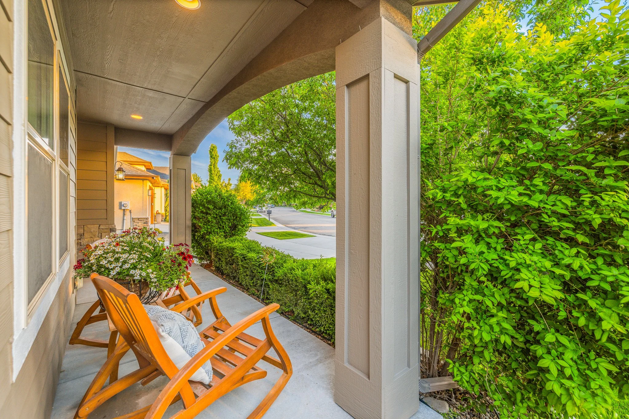 49-Front Patio.jpg